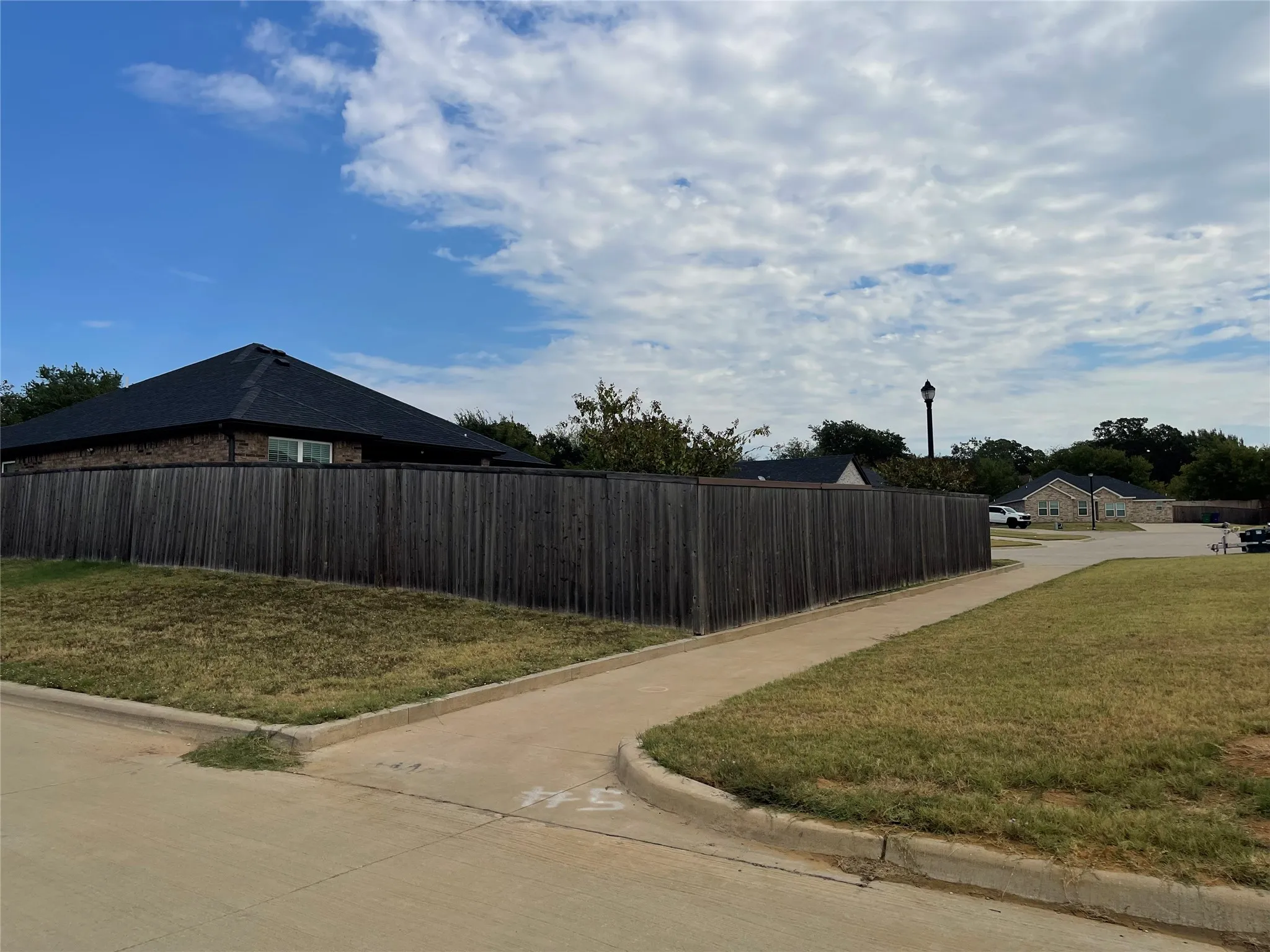 Single Family Residence For Sale in Grayson County , 122 NORTH MEADOWS Street, Pottsboro, Texas 75076, 3 Bedroom, 2 Bathroom, 2 Garage spaces, 1,671 Sqft, built in 2022, mls#21398120, Real Estate Agent in Pottsboro, Homes For Sale in Grayson county, Homes For Sale in Pottsboro, Realtor in Pottsboro Texas, Real Estate Brokerage Independent Realty Texas, Luminita Cordes Realtor