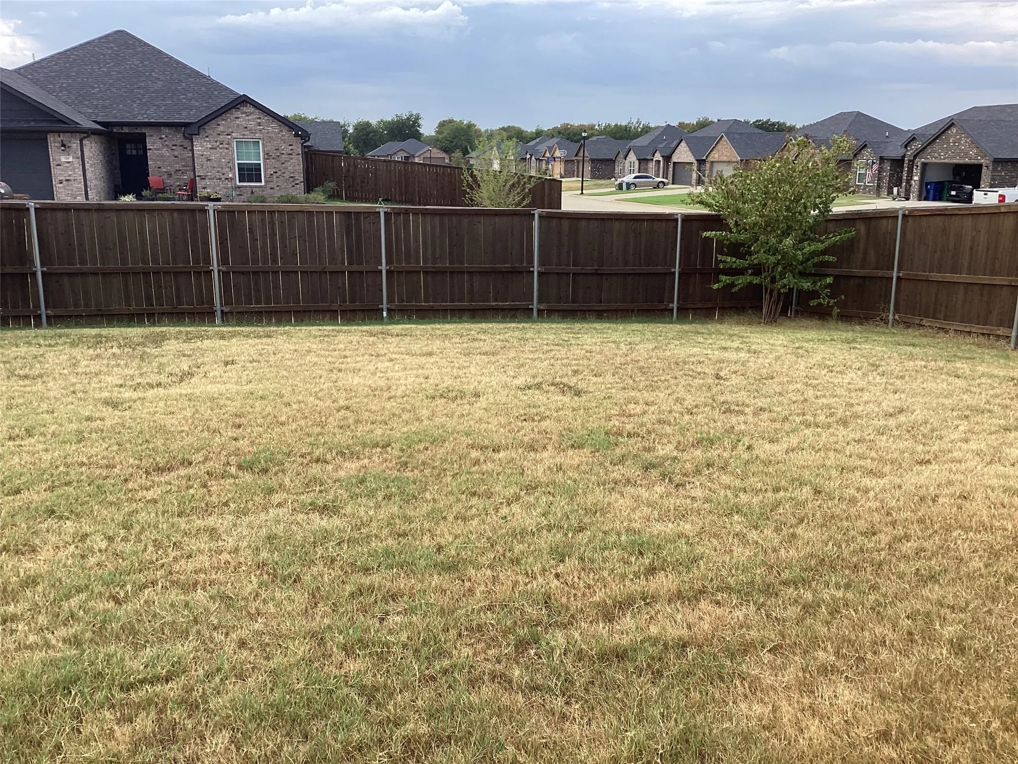 Single Family Residence For Sale in Grayson County , 122 NORTH MEADOWS Street, Pottsboro, Texas 75076, 3 Bedroom, 2 Bathroom, 2 Garage spaces, 1,671 Sqft, built in 2022, mls#21398120, Real Estate Agent in Pottsboro, Homes For Sale in Grayson county, Homes For Sale in Pottsboro, Realtor in Pottsboro Texas, Real Estate Brokerage Independent Realty Texas, Luminita Cordes Realtor