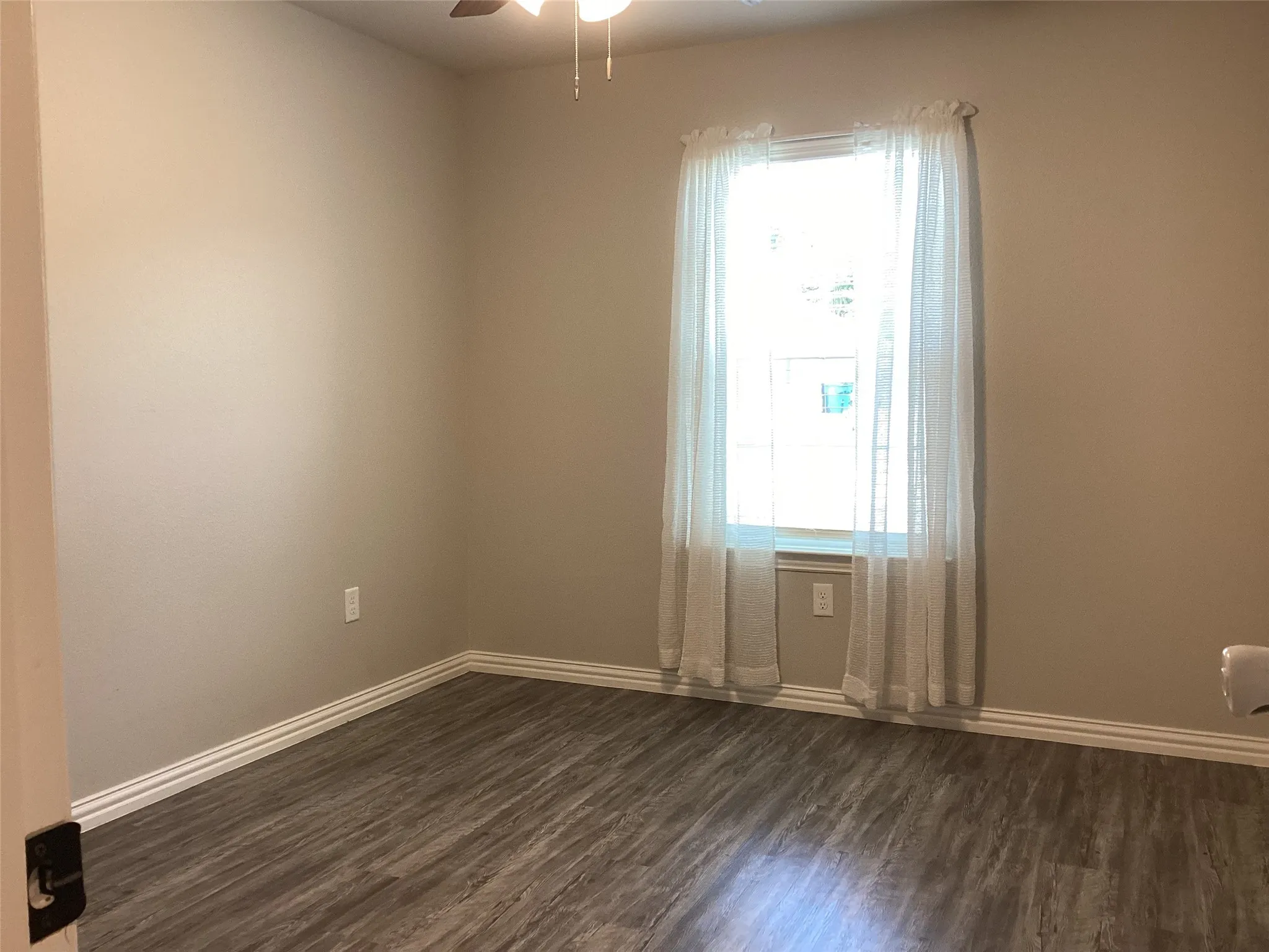 Single Family Residence For Sale in Grayson County , 122 NORTH MEADOWS Street, Pottsboro, Texas 75076, 3 Bedroom, 2 Bathroom, 2 Garage spaces, 1,671 Sqft, built in 2022, mls#21398120, Real Estate Agent in Pottsboro, Homes For Sale in Grayson county, Homes For Sale in Pottsboro, Realtor in Pottsboro Texas, Real Estate Brokerage Independent Realty Texas, Luminita Cordes Realtor