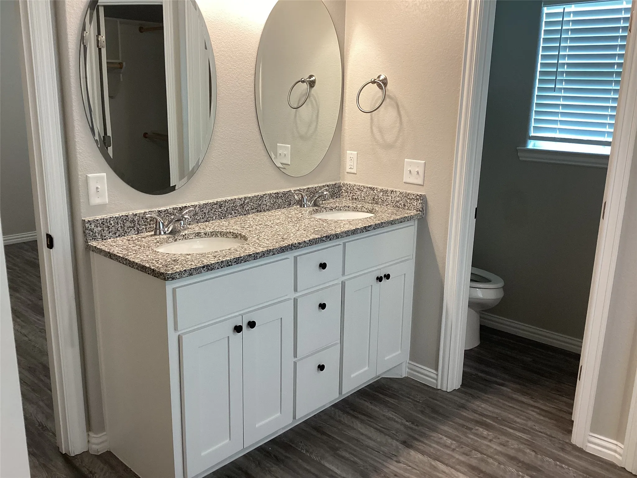 Single Family Residence For Sale in Grayson County , 122 NORTH MEADOWS Street, Pottsboro, Texas 75076, 3 Bedroom, 2 Bathroom, 2 Garage spaces, 1,671 Sqft, built in 2022, mls#21398120, Real Estate Agent in Pottsboro, Homes For Sale in Grayson county, Homes For Sale in Pottsboro, Realtor in Pottsboro Texas, Real Estate Brokerage Independent Realty Texas, Luminita Cordes Realtor
