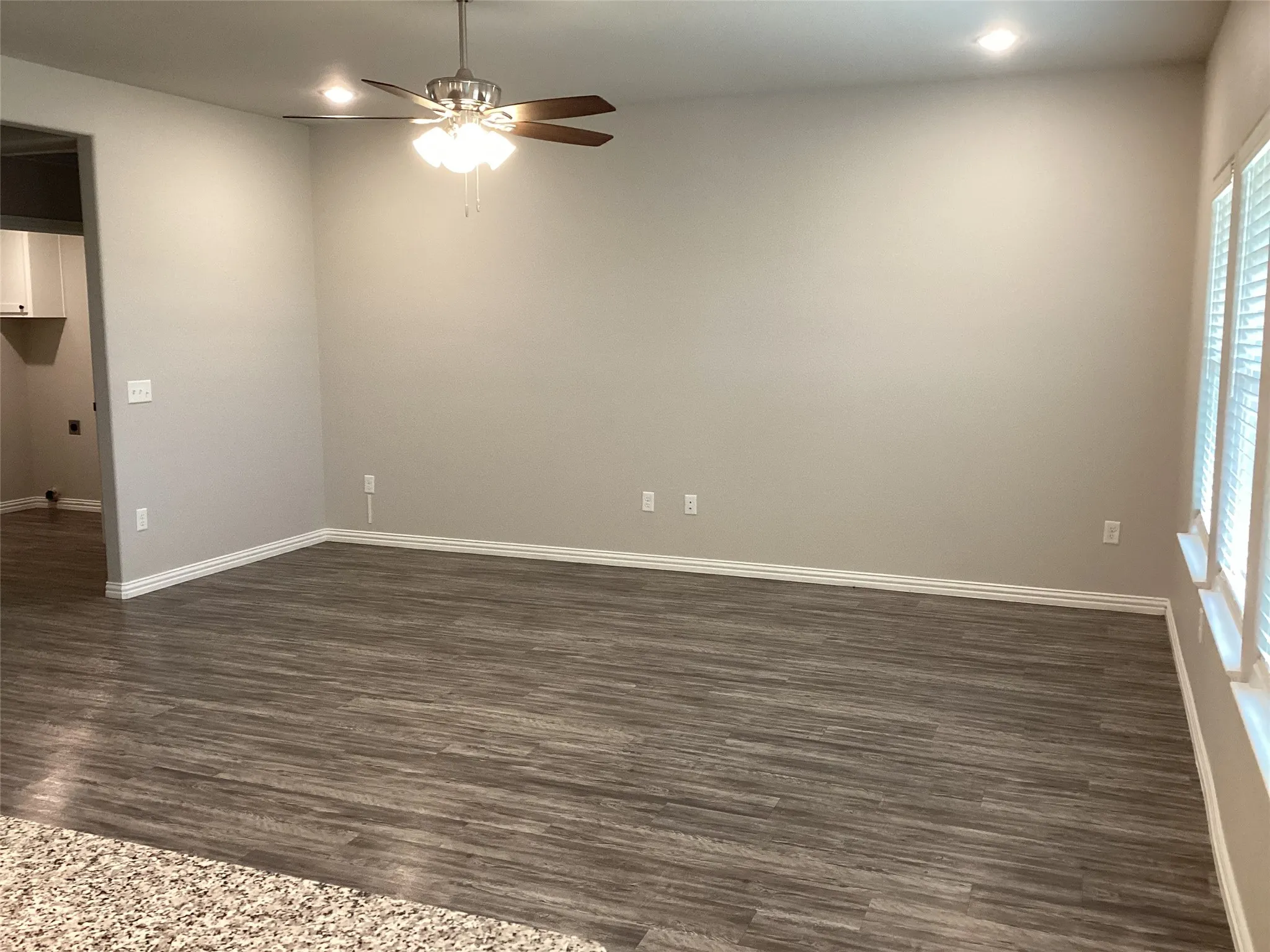 Single Family Residence For Sale in Grayson County , 122 NORTH MEADOWS Street, Pottsboro, Texas 75076, 3 Bedroom, 2 Bathroom, 2 Garage spaces, 1,671 Sqft, built in 2022, mls#21398120, Real Estate Agent in Pottsboro, Homes For Sale in Grayson county, Homes For Sale in Pottsboro, Realtor in Pottsboro Texas, Real Estate Brokerage Independent Realty Texas, Luminita Cordes Realtor