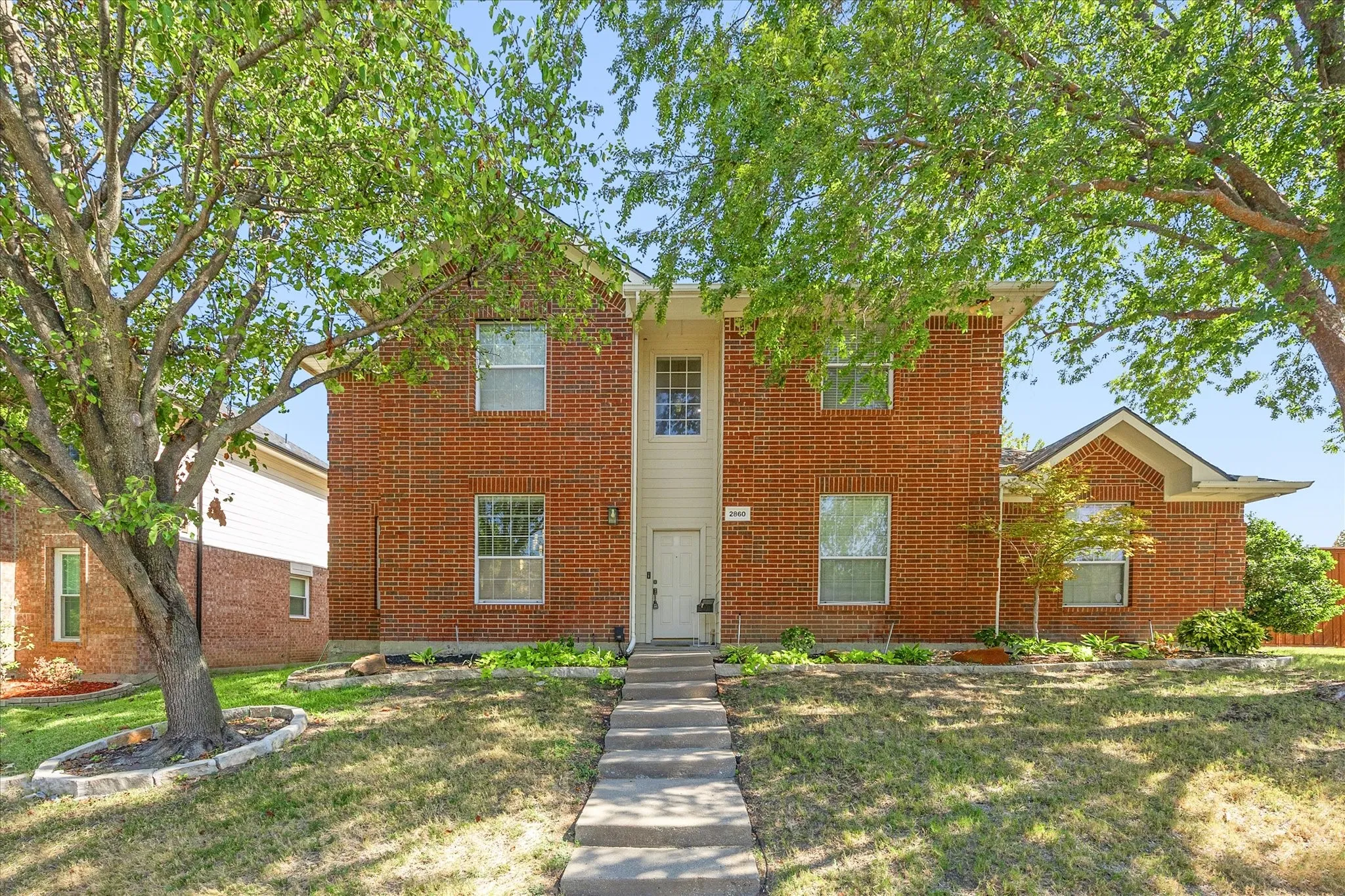 Single Family Residence For Sale in Rockwall County , 2860 Wild Oak Lane, Rockwall, Texas 75032, 4 Bedroom, 3 Bathroom, 2 Garage spaces, 3,455 Sqft, built in 2002, mls#21386347, Real Estate Agent in Rockwall, Homes For Sale in Rockwall county, Homes For Sale in Rockwall, Realtor in Rockwall Texas, Real Estate Brokerage Independent Realty Texas, Luminita Cordes Realtor