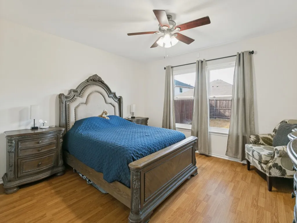 Single Family Residence For Sale in Dallas County , 5714 Firethorn Drive, Dallas, Texas 75249, 3 Bedroom, 2 Bathroom, 2 Garage spaces, 1,260 Sqft, built in 2004, mls#21398028, Real Estate Agent in Dallas, Homes For Sale in Dallas county, Homes For Sale in Dallas, Realtor in Dallas Texas, Real Estate Brokerage Independent Realty Texas, Luminita Cordes Realtor