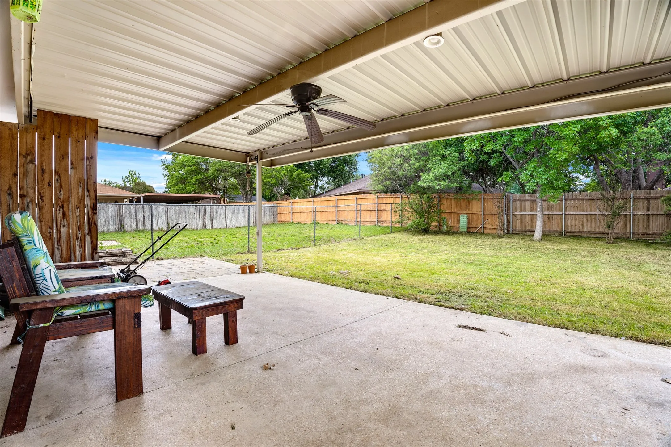 Duplex For Rent in Tarrant County , 7044 Crosstimbers Lane, North Richland Hills, Texas 76182, 2 Bedroom, 2 Bathroom, 1 Garage spaces, 1,123 Sqft, built in 1983, mls#21398128, Real Estate Agent in North Richland Hills, Homes For Rent in Tarrant county, Homes For Rent in North Richland Hills, Realtor in North Richland Hills Texas, Real Estate Brokerage Independent Realty Texas, Luminita Cordes Realtor