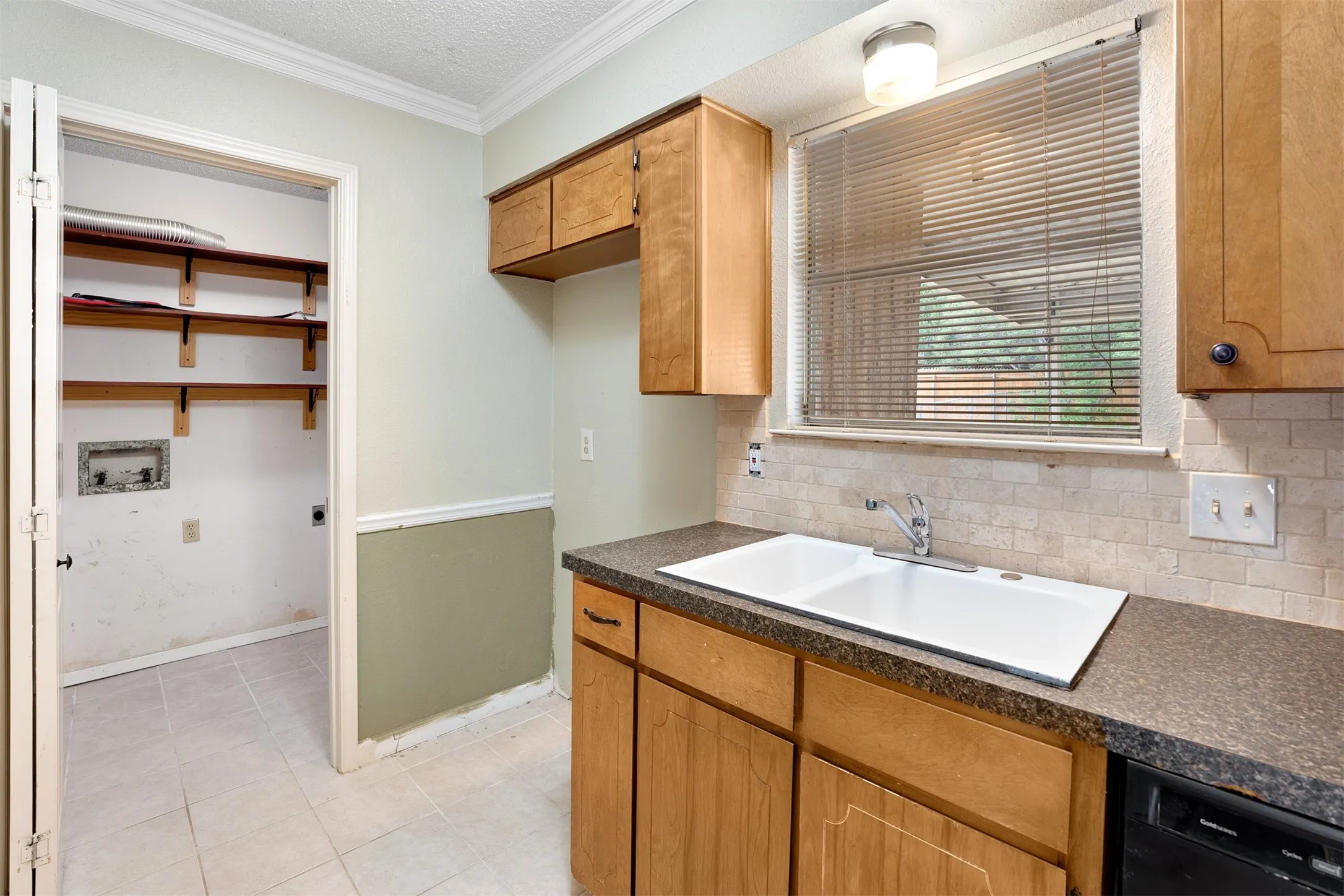 Duplex For Rent in Tarrant County , 7044 Crosstimbers Lane, North Richland Hills, Texas 76182, 2 Bedroom, 2 Bathroom, 1 Garage spaces, 1,123 Sqft, built in 1983, mls#21398128, Real Estate Agent in North Richland Hills, Homes For Rent in Tarrant county, Homes For Rent in North Richland Hills, Realtor in North Richland Hills Texas, Real Estate Brokerage Independent Realty Texas, Luminita Cordes Realtor