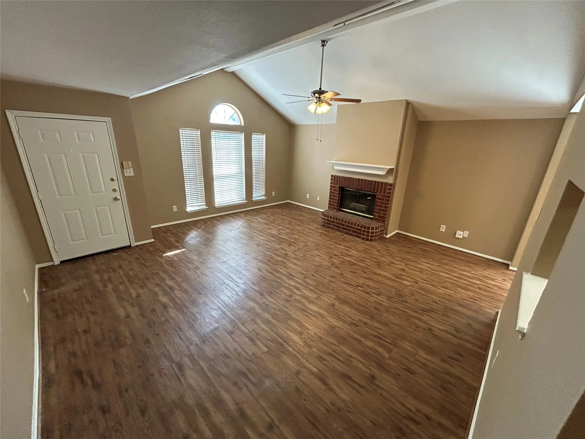 Single Family Residence For Rent in Tarrant County , 105 Sudbury Way, Arlington, Texas 76018, 3 Bedroom, 2 Bathroom, 2 Garage spaces, 1,424 Sqft, built in 1996, mls#21398131, Real Estate Agent in Arlington, Homes For Rent in Tarrant county, Homes For Rent in Arlington, Realtor in Arlington Texas, Real Estate Brokerage Independent Realty Texas, Luminita Cordes Realtor