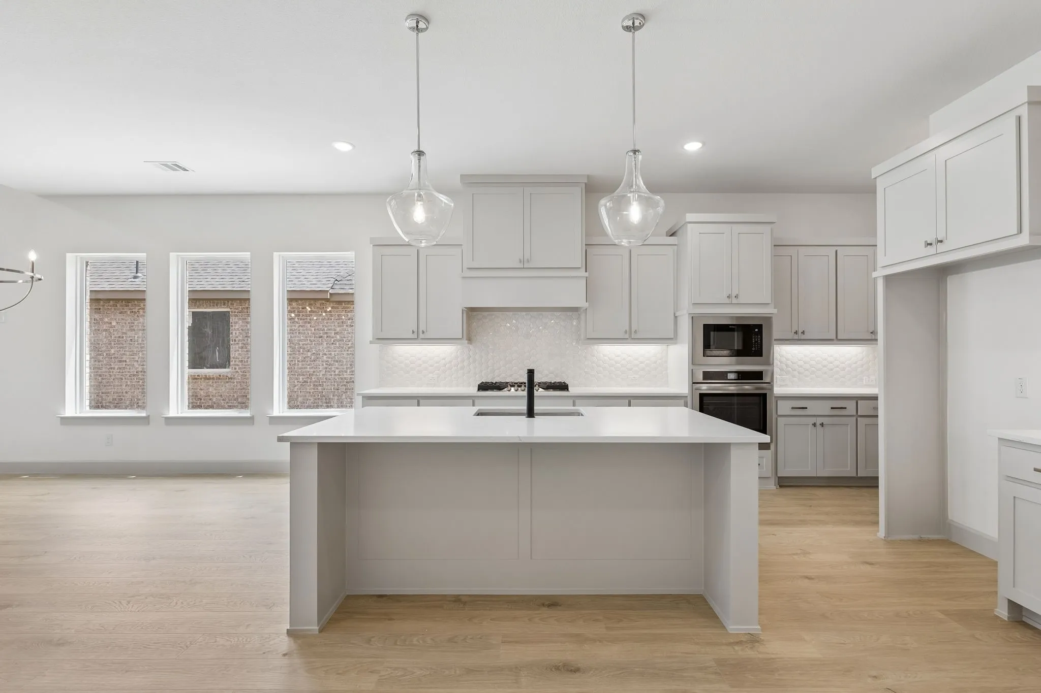 You'll find outstanding storage and prep space in this fantastic kitchen!