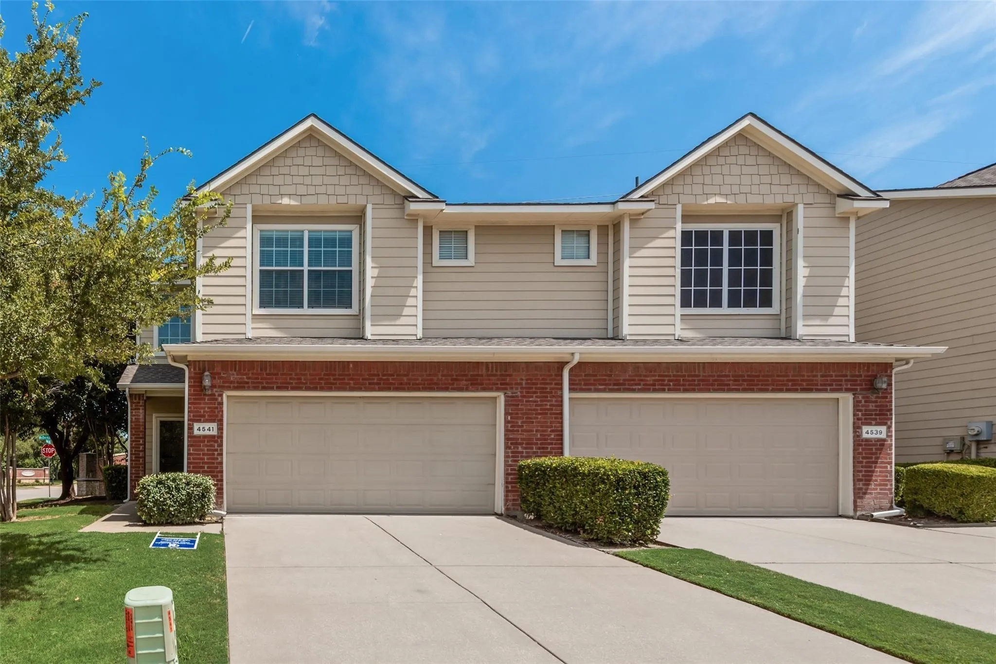 Townhouse For Rent in Collin County , 4541 Woodsboro Lane, Plano, Texas 75024, 3 Bedroom, 3 Bathroom, 2 Garage spaces, 1,549 Sqft, built in 2004, mls#21397185, Real Estate Agent in Plano, Homes For Rent in Collin county, Homes For Rent in Plano, Realtor in Plano Texas, Real Estate Brokerage Independent Realty Texas, Luminita Cordes Realtor