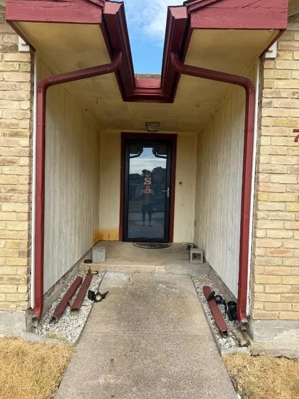 Single Family Residence For Sale in Dallas County , 705 Angle Ridge Circle, Garland, Texas 75043, 3 Bedroom, 2 Bathroom, 2 Garage spaces, 1,365 Sqft, built in 1977, mls#21397987, Real Estate Agent in Garland, Homes For Sale in Dallas county, Homes For Sale in Garland, Realtor in Garland Texas, Real Estate Brokerage Independent Realty Texas, Luminita Cordes Realtor
