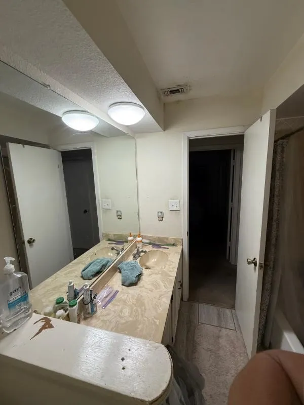 Single Family Residence For Sale in Dallas County , 705 Angle Ridge Circle, Garland, Texas 75043, 3 Bedroom, 2 Bathroom, 2 Garage spaces, 1,365 Sqft, built in 1977, mls#21397987, Real Estate Agent in Garland, Homes For Sale in Dallas county, Homes For Sale in Garland, Realtor in Garland Texas, Real Estate Brokerage Independent Realty Texas, Luminita Cordes Realtor