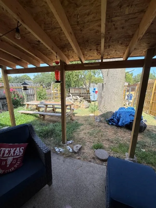 Single Family Residence For Sale in Dallas County , 705 Angle Ridge Circle, Garland, Texas 75043, 3 Bedroom, 2 Bathroom, 2 Garage spaces, 1,365 Sqft, built in 1977, mls#21397987, Real Estate Agent in Garland, Homes For Sale in Dallas county, Homes For Sale in Garland, Realtor in Garland Texas, Real Estate Brokerage Independent Realty Texas, Luminita Cordes Realtor