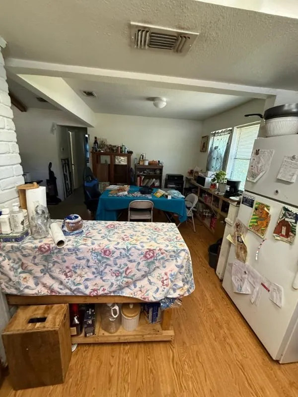 Single Family Residence For Sale in Dallas County , 705 Angle Ridge Circle, Garland, Texas 75043, 3 Bedroom, 2 Bathroom, 2 Garage spaces, 1,365 Sqft, built in 1977, mls#21397987, Real Estate Agent in Garland, Homes For Sale in Dallas county, Homes For Sale in Garland, Realtor in Garland Texas, Real Estate Brokerage Independent Realty Texas, Luminita Cordes Realtor
