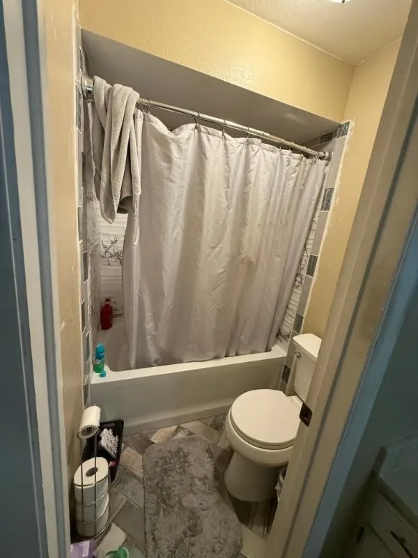 Single Family Residence For Sale in Dallas County , 705 Angle Ridge Circle, Garland, Texas 75043, 3 Bedroom, 2 Bathroom, 2 Garage spaces, 1,365 Sqft, built in 1977, mls#21397987, Real Estate Agent in Garland, Homes For Sale in Dallas county, Homes For Sale in Garland, Realtor in Garland Texas, Real Estate Brokerage Independent Realty Texas, Luminita Cordes Realtor