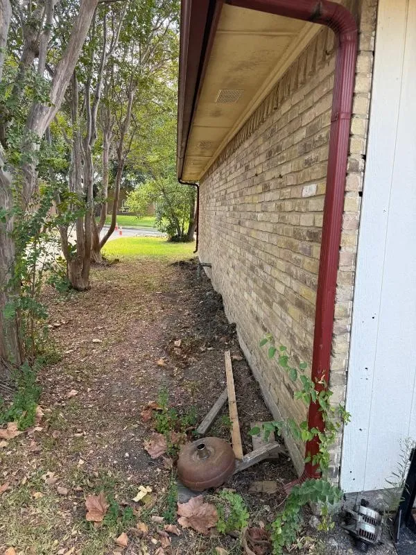 Single Family Residence For Sale in Dallas County , 705 Angle Ridge Circle, Garland, Texas 75043, 3 Bedroom, 2 Bathroom, 2 Garage spaces, 1,365 Sqft, built in 1977, mls#21397987, Real Estate Agent in Garland, Homes For Sale in Dallas county, Homes For Sale in Garland, Realtor in Garland Texas, Real Estate Brokerage Independent Realty Texas, Luminita Cordes Realtor