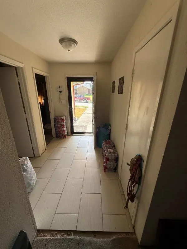 Single Family Residence For Sale in Dallas County , 705 Angle Ridge Circle, Garland, Texas 75043, 3 Bedroom, 2 Bathroom, 2 Garage spaces, 1,365 Sqft, built in 1977, mls#21397987, Real Estate Agent in Garland, Homes For Sale in Dallas county, Homes For Sale in Garland, Realtor in Garland Texas, Real Estate Brokerage Independent Realty Texas, Luminita Cordes Realtor
