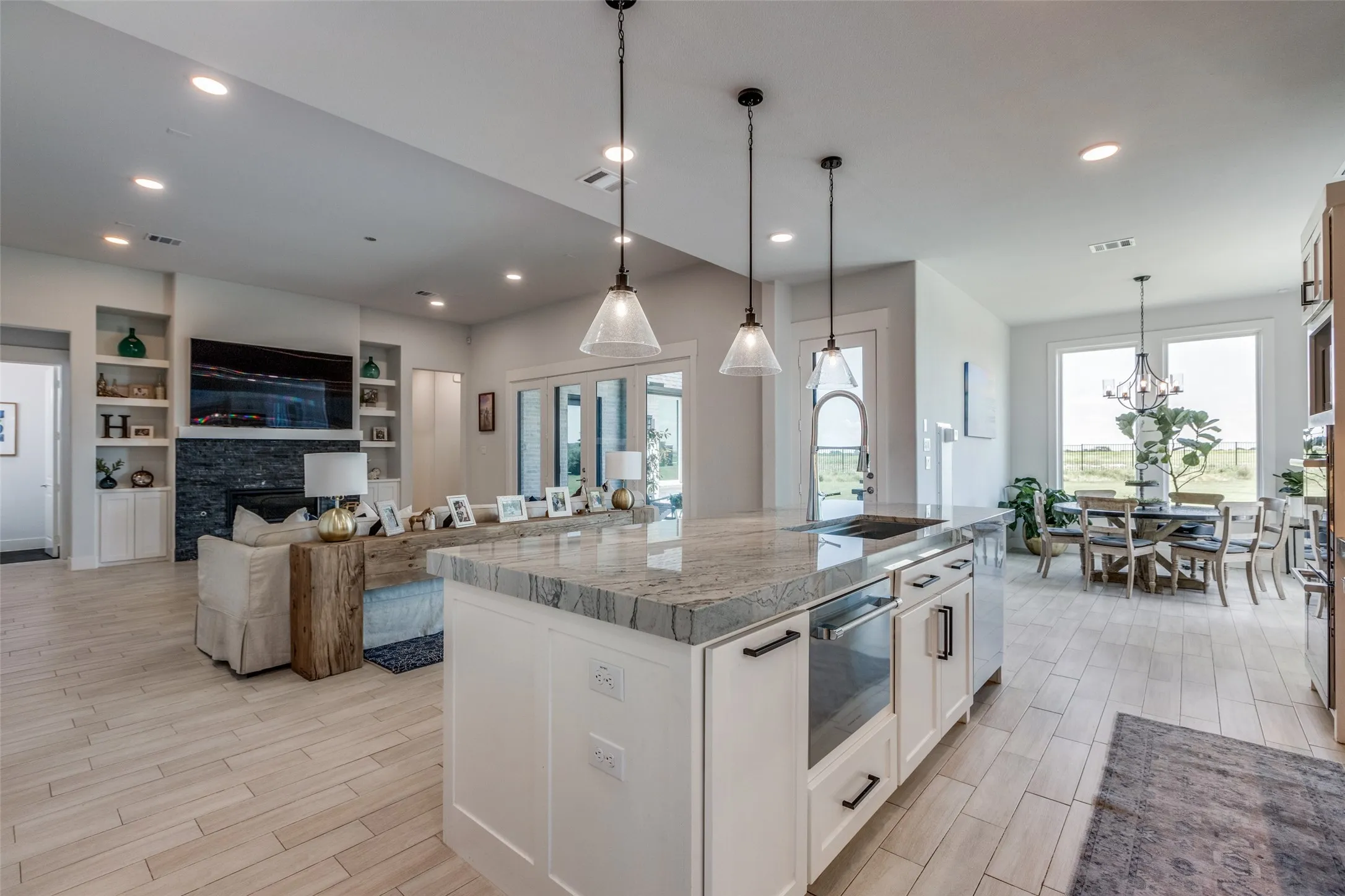 Single Family Residence For Sale in Grayson County , 1224 Karsten Ridge Pass, Gunter, Texas 75058, 4 Bedroom, 5 Bathroom, 3 Garage spaces, 4,005 Sqft, built in 2022, mls#21398125, Real Estate Agent in Gunter, Homes For Sale in Grayson county, Homes For Sale in Gunter, Realtor in Gunter Texas, Real Estate Brokerage Independent Realty Texas, Luminita Cordes Realtor