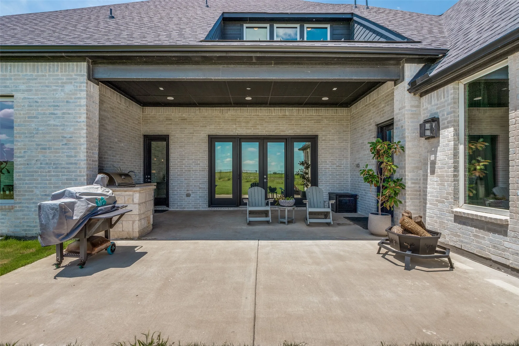 Single Family Residence For Sale in Grayson County , 1224 Karsten Ridge Pass, Gunter, Texas 75058, 4 Bedroom, 5 Bathroom, 3 Garage spaces, 4,005 Sqft, built in 2022, mls#21398125, Real Estate Agent in Gunter, Homes For Sale in Grayson county, Homes For Sale in Gunter, Realtor in Gunter Texas, Real Estate Brokerage Independent Realty Texas, Luminita Cordes Realtor