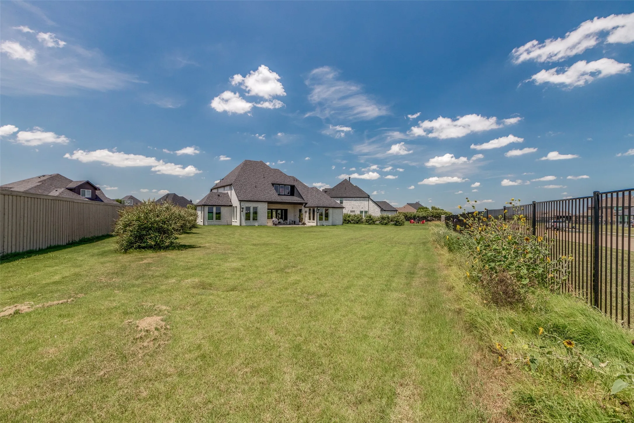 Single Family Residence For Sale in Grayson County , 1224 Karsten Ridge Pass, Gunter, Texas 75058, 4 Bedroom, 5 Bathroom, 3 Garage spaces, 4,005 Sqft, built in 2022, mls#21398125, Real Estate Agent in Gunter, Homes For Sale in Grayson county, Homes For Sale in Gunter, Realtor in Gunter Texas, Real Estate Brokerage Independent Realty Texas, Luminita Cordes Realtor