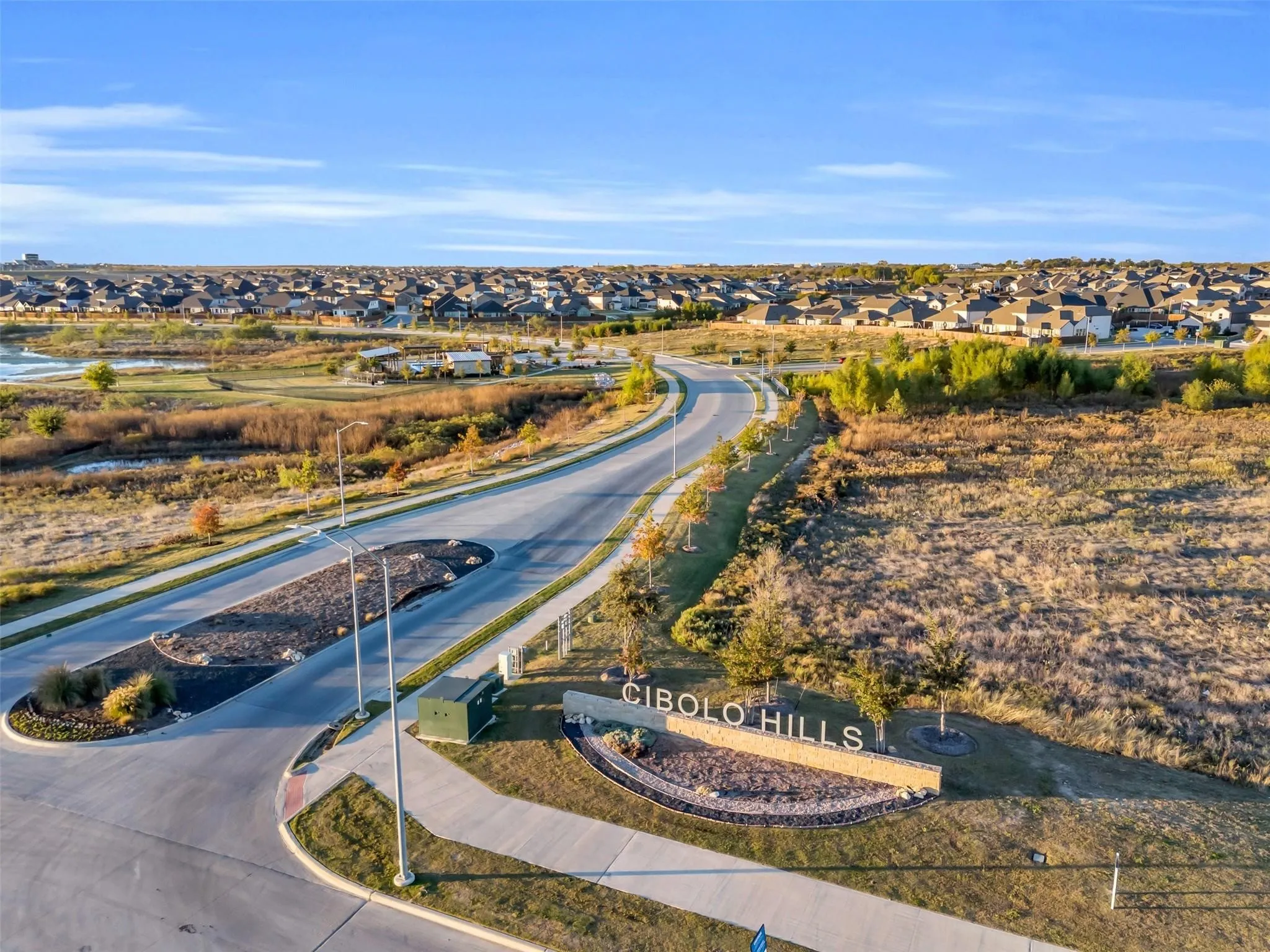 Single Family Residence For Sale in Tarrant County , 10541 Big Lagoon Drive, Fort Worth, Texas 76179, 5 Bedroom, 3 Bathroom, 2 Garage spaces, 2,958 Sqft, built in 2021, mls#21396739, Real Estate Agent in Fort Worth, Homes For Sale in Tarrant county, Homes For Sale in Fort Worth, Realtor in Fort Worth Texas, Real Estate Brokerage Independent Realty Texas, Luminita Cordes Realtor