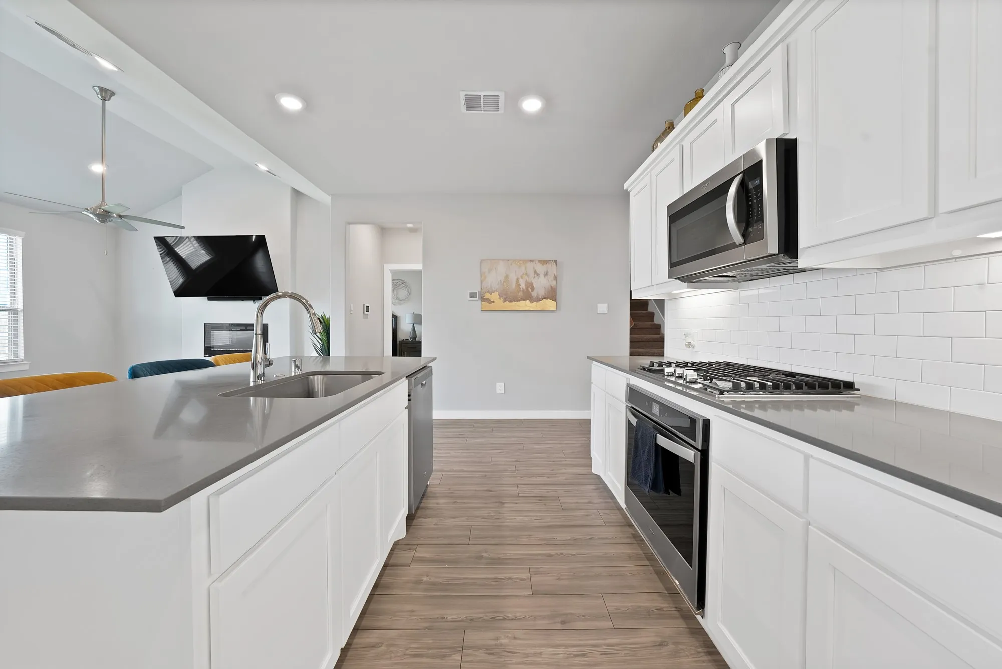 Single Family Residence For Sale in Tarrant County , 10541 Big Lagoon Drive, Fort Worth, Texas 76179, 5 Bedroom, 3 Bathroom, 2 Garage spaces, 2,958 Sqft, built in 2021, mls#21396739, Real Estate Agent in Fort Worth, Homes For Sale in Tarrant county, Homes For Sale in Fort Worth, Realtor in Fort Worth Texas, Real Estate Brokerage Independent Realty Texas, Luminita Cordes Realtor
