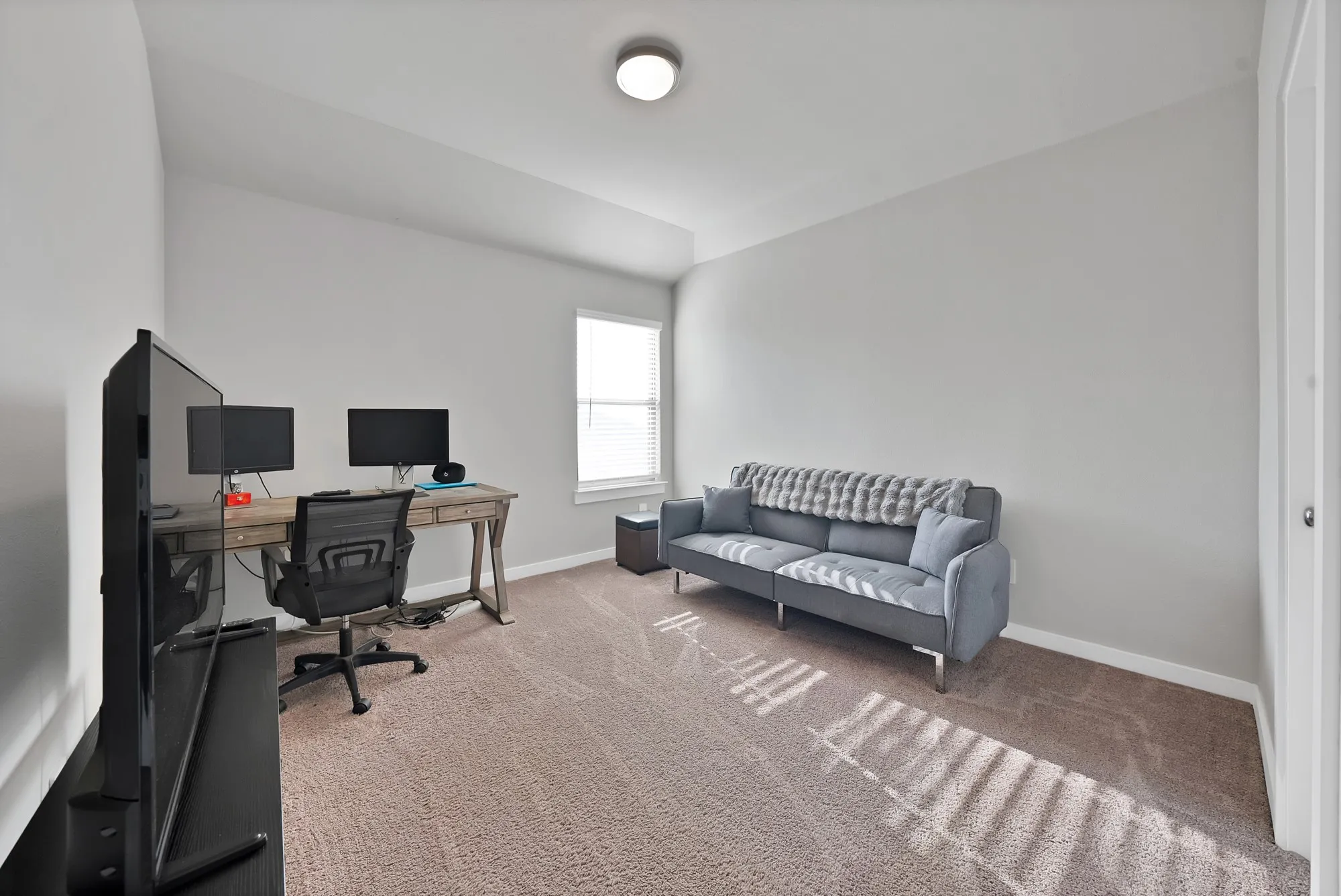 Single Family Residence For Sale in Tarrant County , 10541 Big Lagoon Drive, Fort Worth, Texas 76179, 5 Bedroom, 3 Bathroom, 2 Garage spaces, 2,958 Sqft, built in 2021, mls#21396739, Real Estate Agent in Fort Worth, Homes For Sale in Tarrant county, Homes For Sale in Fort Worth, Realtor in Fort Worth Texas, Real Estate Brokerage Independent Realty Texas, Luminita Cordes Realtor