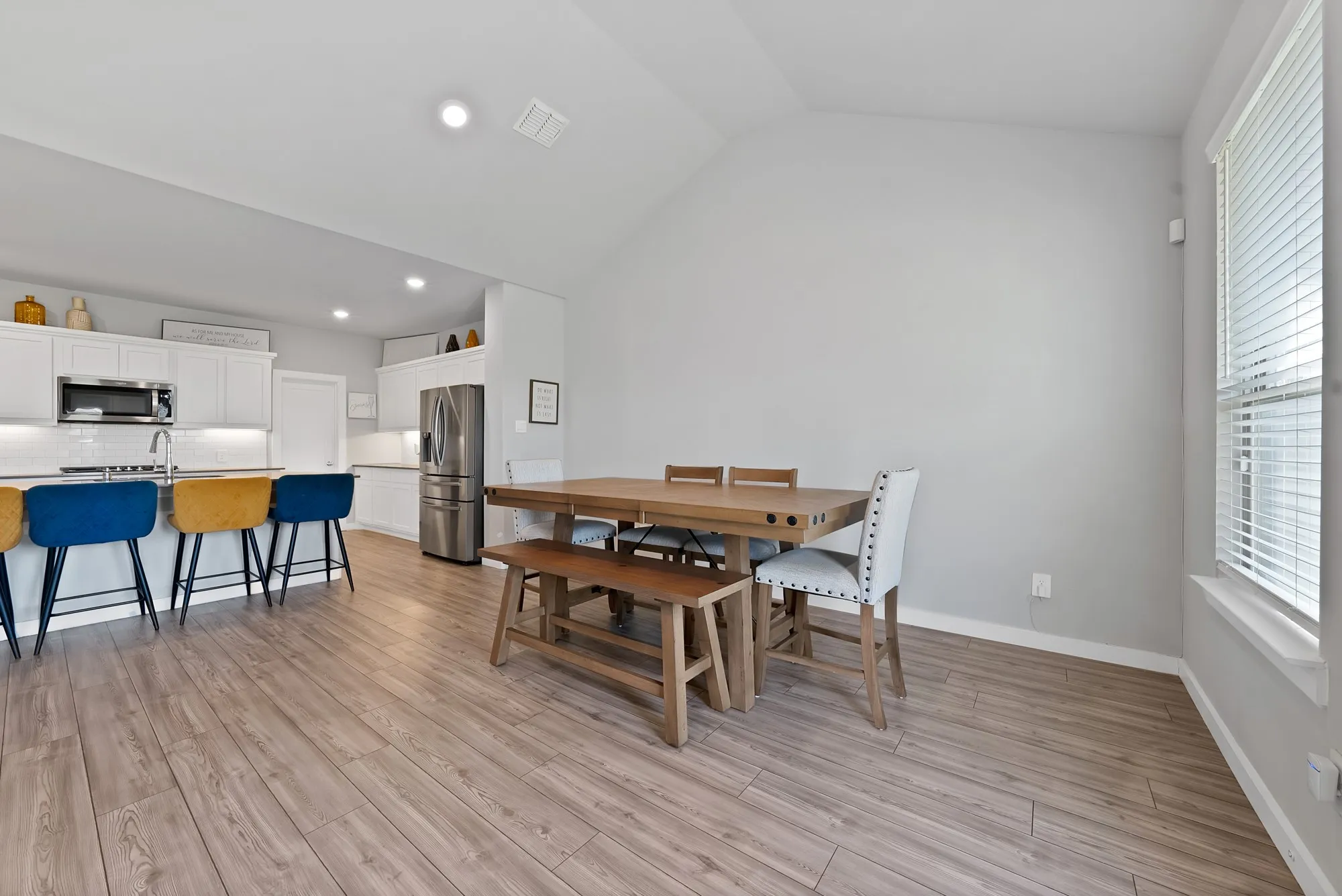 Single Family Residence For Sale in Tarrant County , 10541 Big Lagoon Drive, Fort Worth, Texas 76179, 5 Bedroom, 3 Bathroom, 2 Garage spaces, 2,958 Sqft, built in 2021, mls#21396739, Real Estate Agent in Fort Worth, Homes For Sale in Tarrant county, Homes For Sale in Fort Worth, Realtor in Fort Worth Texas, Real Estate Brokerage Independent Realty Texas, Luminita Cordes Realtor