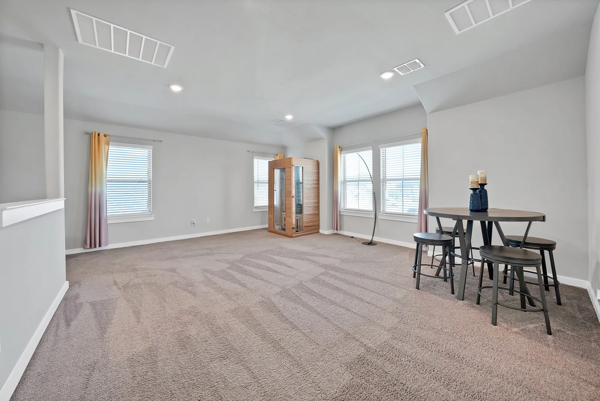 Single Family Residence For Sale in Tarrant County , 10541 Big Lagoon Drive, Fort Worth, Texas 76179, 5 Bedroom, 3 Bathroom, 2 Garage spaces, 2,958 Sqft, built in 2021, mls#21396739, Real Estate Agent in Fort Worth, Homes For Sale in Tarrant county, Homes For Sale in Fort Worth, Realtor in Fort Worth Texas, Real Estate Brokerage Independent Realty Texas, Luminita Cordes Realtor