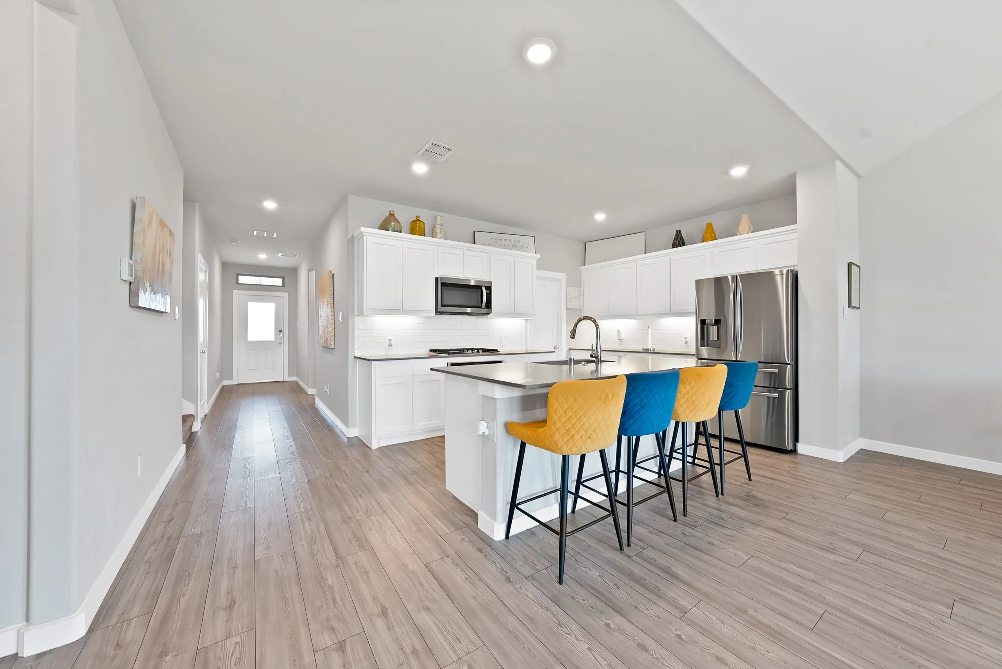 Single Family Residence For Sale in Tarrant County , 10541 Big Lagoon Drive, Fort Worth, Texas 76179, 5 Bedroom, 3 Bathroom, 2 Garage spaces, 2,958 Sqft, built in 2021, mls#21396739, Real Estate Agent in Fort Worth, Homes For Sale in Tarrant county, Homes For Sale in Fort Worth, Realtor in Fort Worth Texas, Real Estate Brokerage Independent Realty Texas, Luminita Cordes Realtor