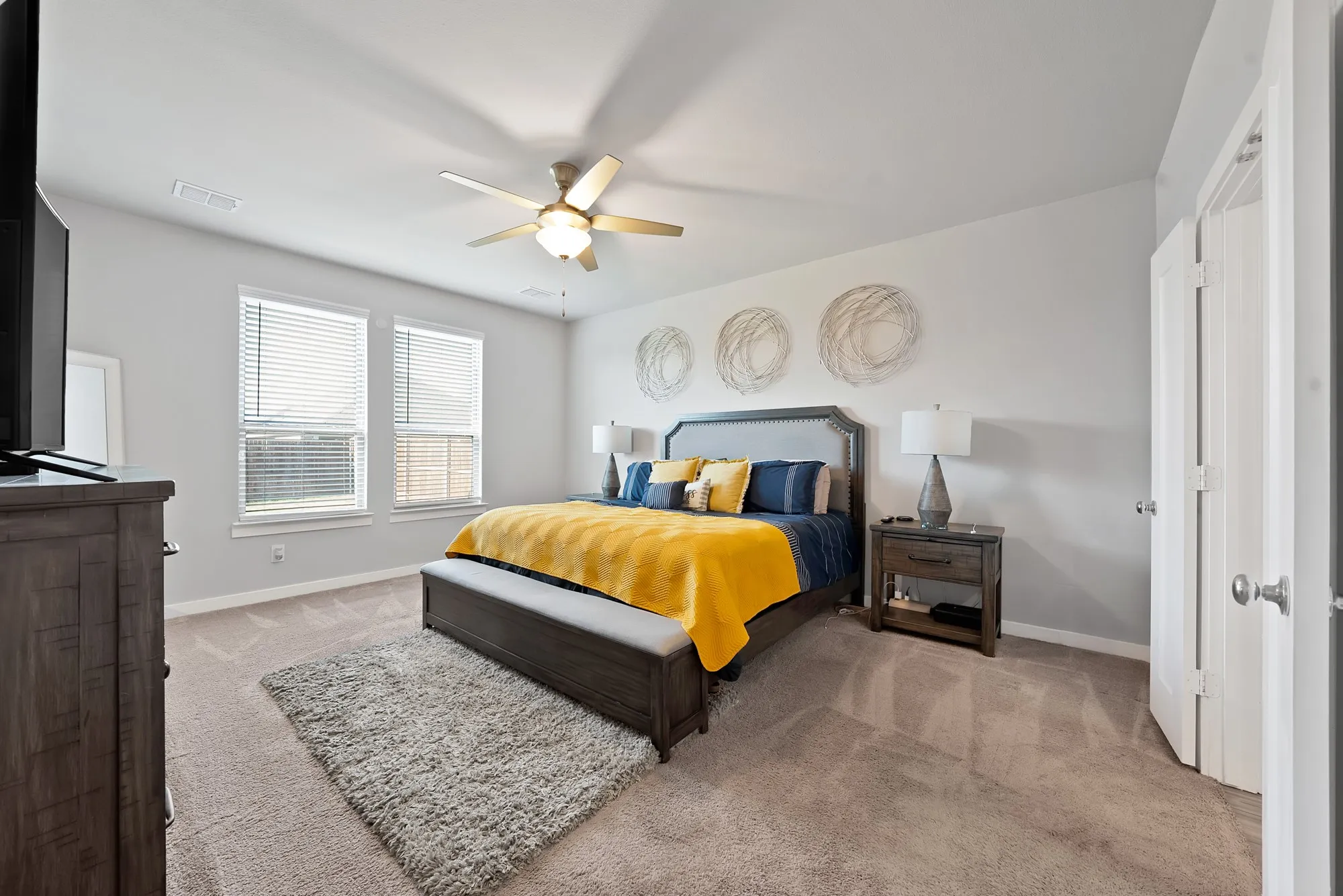 Single Family Residence For Sale in Tarrant County , 10541 Big Lagoon Drive, Fort Worth, Texas 76179, 5 Bedroom, 3 Bathroom, 2 Garage spaces, 2,958 Sqft, built in 2021, mls#21396739, Real Estate Agent in Fort Worth, Homes For Sale in Tarrant county, Homes For Sale in Fort Worth, Realtor in Fort Worth Texas, Real Estate Brokerage Independent Realty Texas, Luminita Cordes Realtor