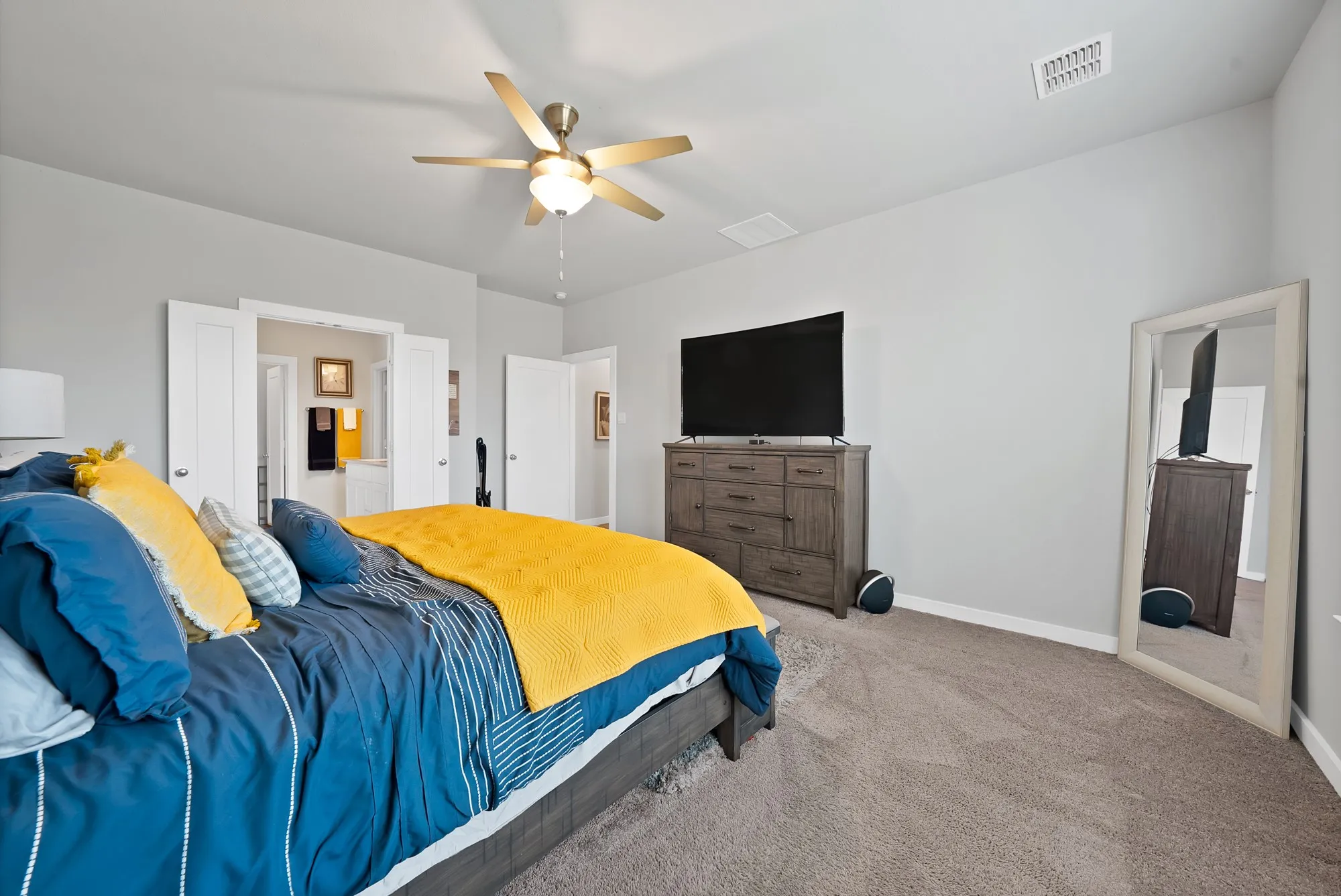 Single Family Residence For Sale in Tarrant County , 10541 Big Lagoon Drive, Fort Worth, Texas 76179, 5 Bedroom, 3 Bathroom, 2 Garage spaces, 2,958 Sqft, built in 2021, mls#21396739, Real Estate Agent in Fort Worth, Homes For Sale in Tarrant county, Homes For Sale in Fort Worth, Realtor in Fort Worth Texas, Real Estate Brokerage Independent Realty Texas, Luminita Cordes Realtor