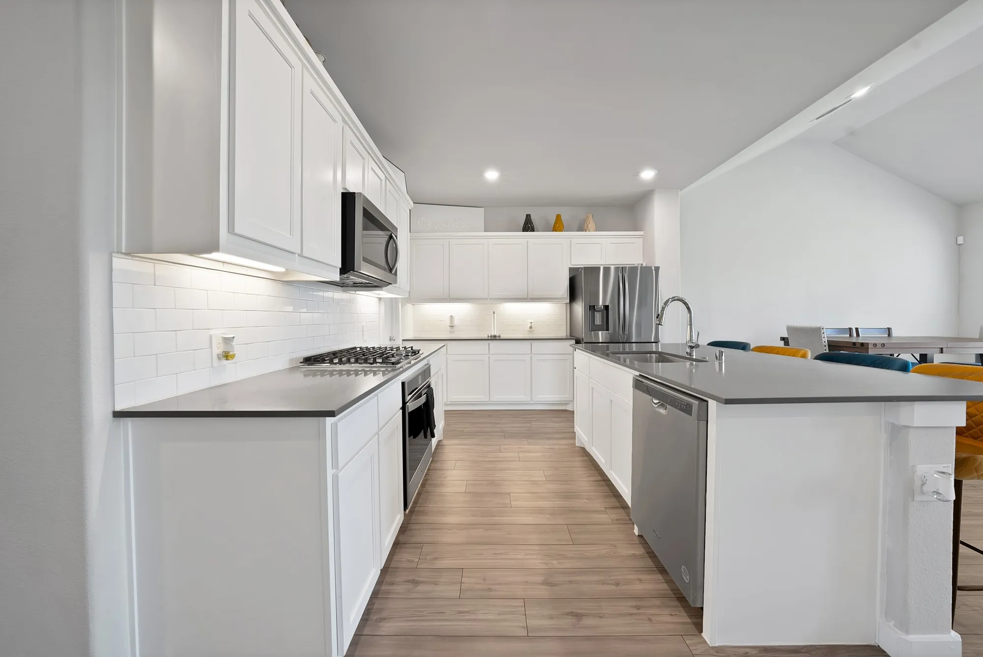 Single Family Residence For Sale in Tarrant County , 10541 Big Lagoon Drive, Fort Worth, Texas 76179, 5 Bedroom, 3 Bathroom, 2 Garage spaces, 2,958 Sqft, built in 2021, mls#21396739, Real Estate Agent in Fort Worth, Homes For Sale in Tarrant county, Homes For Sale in Fort Worth, Realtor in Fort Worth Texas, Real Estate Brokerage Independent Realty Texas, Luminita Cordes Realtor