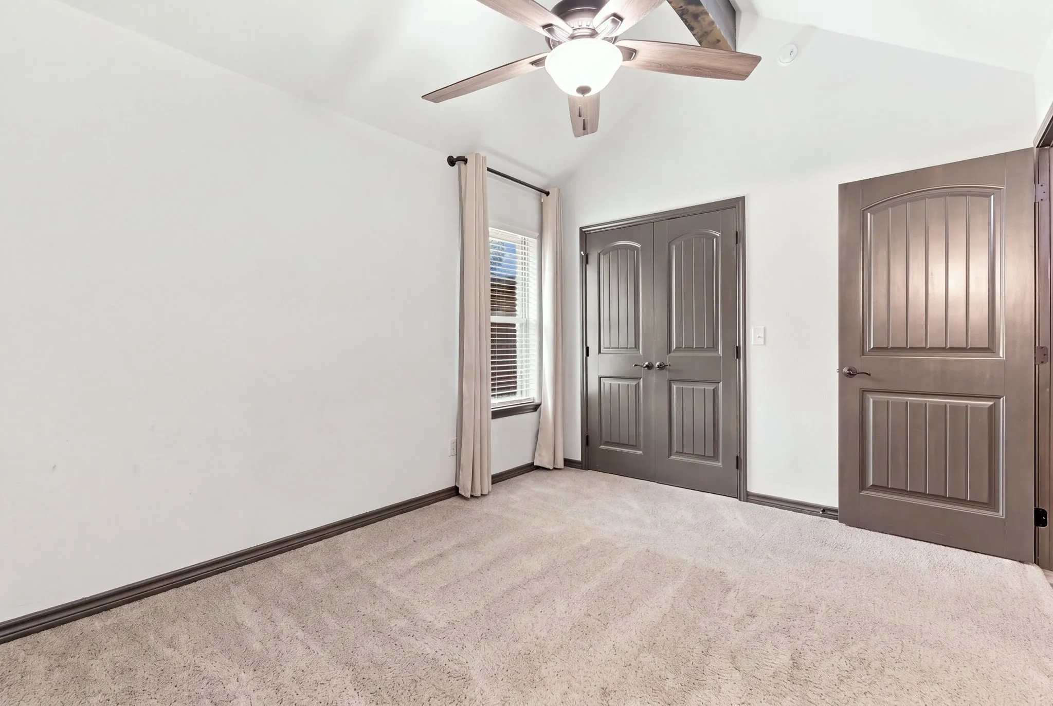 Single Family Residence For Rent in Hood County , 2926 Paluxy Trail, Granbury, Texas 76048, 3 Bedroom, 2 Bathroom, Garage spaces, 1,503 Sqft, built in 2020, mls#21398163, Real Estate Agent in Granbury, Homes For Rent in Hood county, Homes For Rent in Granbury, Realtor in Granbury Texas, Real Estate Brokerage Independent Realty Texas, Luminita Cordes Realtor