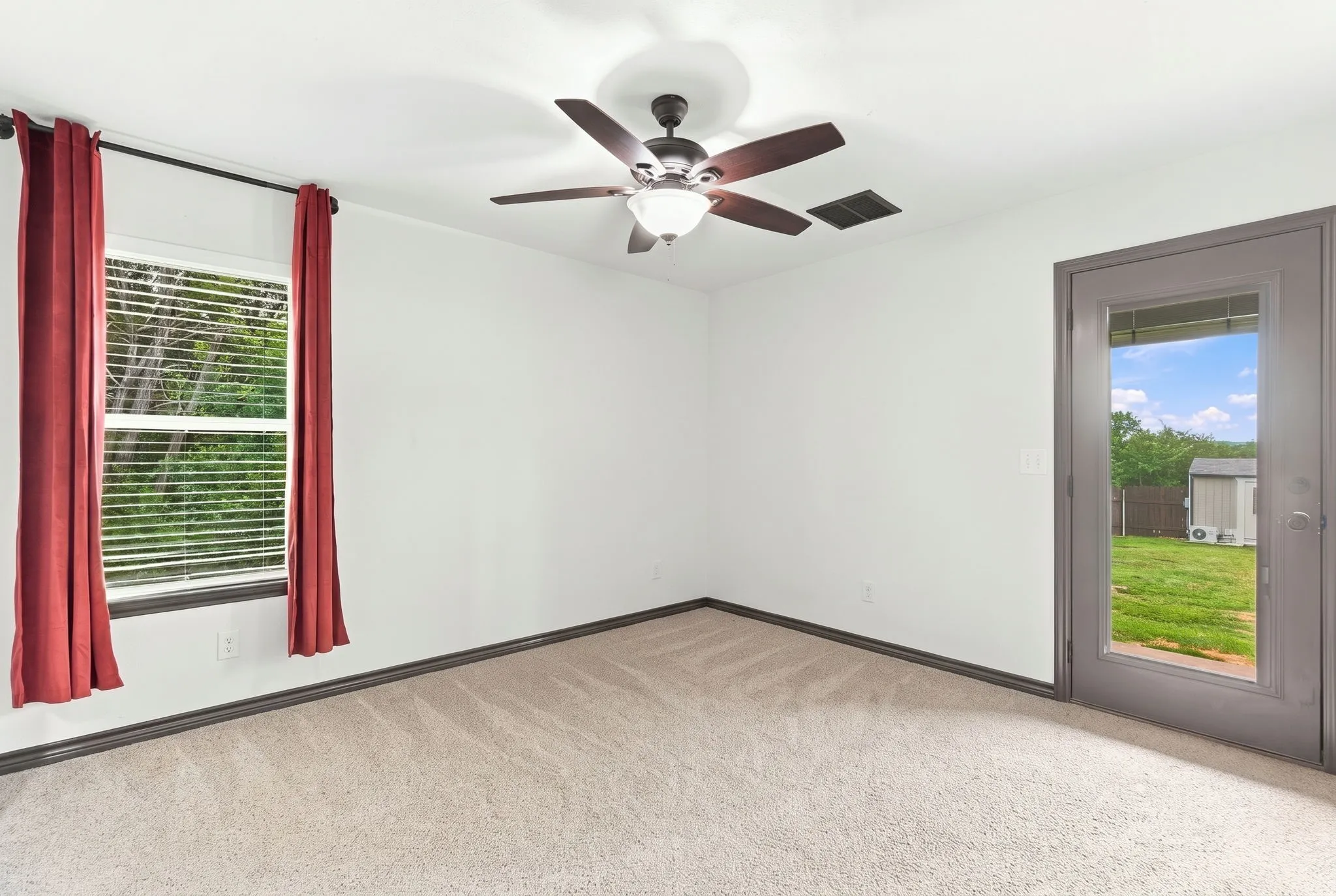 Single Family Residence For Rent in Hood County , 2926 Paluxy Trail, Granbury, Texas 76048, 3 Bedroom, 2 Bathroom, Garage spaces, 1,503 Sqft, built in 2020, mls#21398163, Real Estate Agent in Granbury, Homes For Rent in Hood county, Homes For Rent in Granbury, Realtor in Granbury Texas, Real Estate Brokerage Independent Realty Texas, Luminita Cordes Realtor