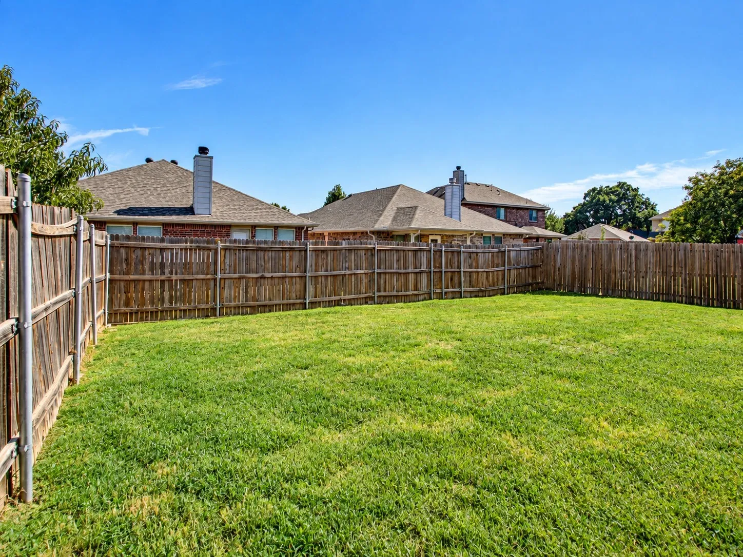 Single Family Residence For Sale in Tarrant County , 706 Bastrop Drive, Arlington, Texas 76002, 3 Bedroom, 2 Bathroom, 2 Garage spaces, 1,518 Sqft, built in 2012, mls#21395678, Real Estate Agent in Arlington, Homes For Sale in Tarrant county, Homes For Sale in Arlington, Realtor in Arlington Texas, Real Estate Brokerage Independent Realty Texas, Luminita Cordes Realtor