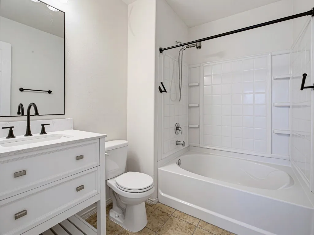Single Family Residence For Sale in Tarrant County , 706 Bastrop Drive, Arlington, Texas 76002, 3 Bedroom, 2 Bathroom, 2 Garage spaces, 1,518 Sqft, built in 2012, mls#21395678, Real Estate Agent in Arlington, Homes For Sale in Tarrant county, Homes For Sale in Arlington, Realtor in Arlington Texas, Real Estate Brokerage Independent Realty Texas, Luminita Cordes Realtor