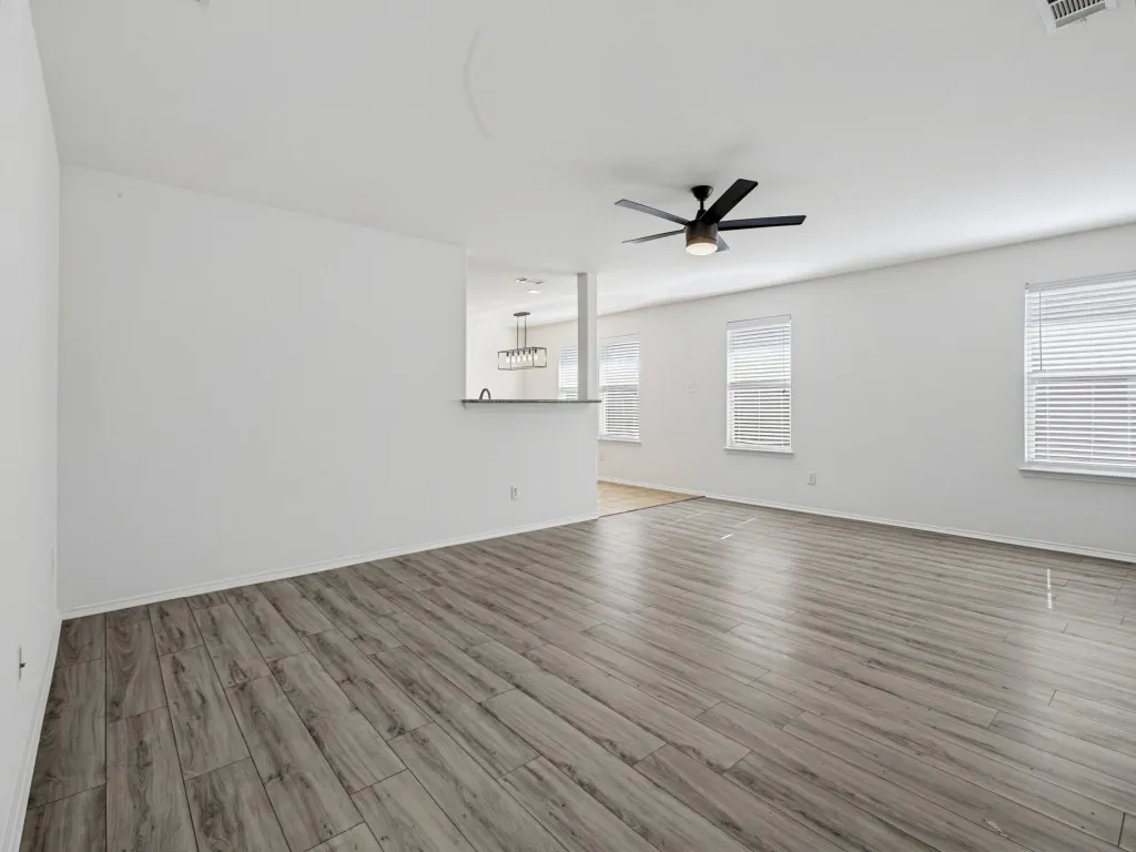 Single Family Residence For Sale in Tarrant County , 706 Bastrop Drive, Arlington, Texas 76002, 3 Bedroom, 2 Bathroom, 2 Garage spaces, 1,518 Sqft, built in 2012, mls#21395678, Real Estate Agent in Arlington, Homes For Sale in Tarrant county, Homes For Sale in Arlington, Realtor in Arlington Texas, Real Estate Brokerage Independent Realty Texas, Luminita Cordes Realtor
