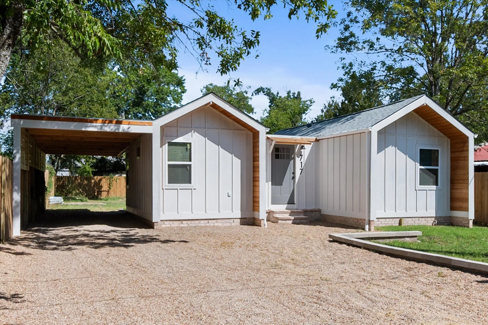 Single Family Residence For Sale in Limestone County , 717 Alice Street, Mexia, Texas 76667, 2 Bedroom, 2 Bathroom, Garage spaces, 700 Sqft, built in 2025, mls#21398157, Real Estate Agent in Mexia, Homes For Sale in Limestone county, Homes For Sale in Mexia, Realtor in Mexia Texas, Real Estate Brokerage Independent Realty Texas, Luminita Cordes Realtor
