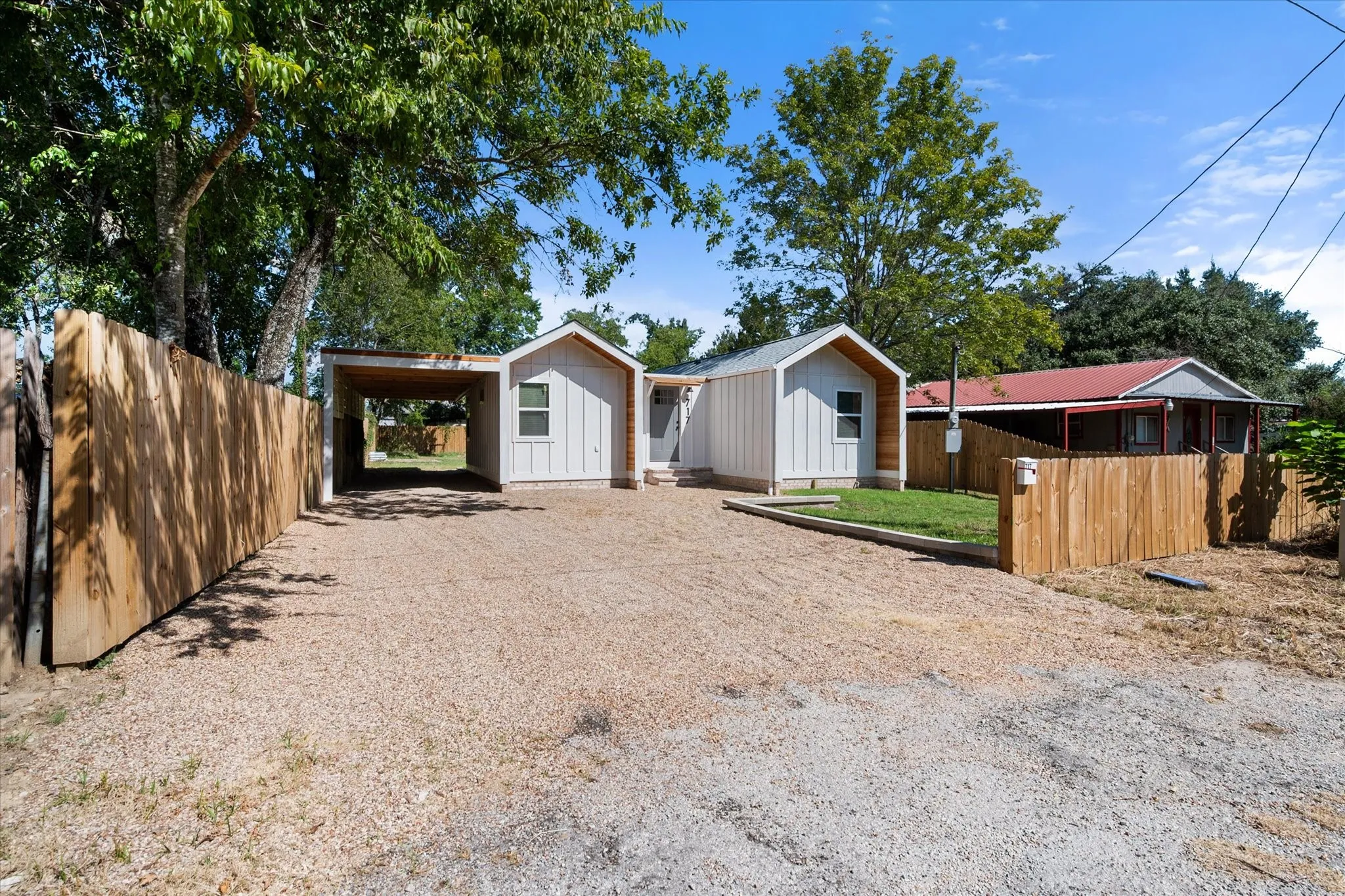 Single Family Residence For Sale in Limestone County , 717 Alice Street, Mexia, Texas 76667, 2 Bedroom, 2 Bathroom, Garage spaces, 700 Sqft, built in 2025, mls#21398157, Real Estate Agent in Mexia, Homes For Sale in Limestone county, Homes For Sale in Mexia, Realtor in Mexia Texas, Real Estate Brokerage Independent Realty Texas, Luminita Cordes Realtor