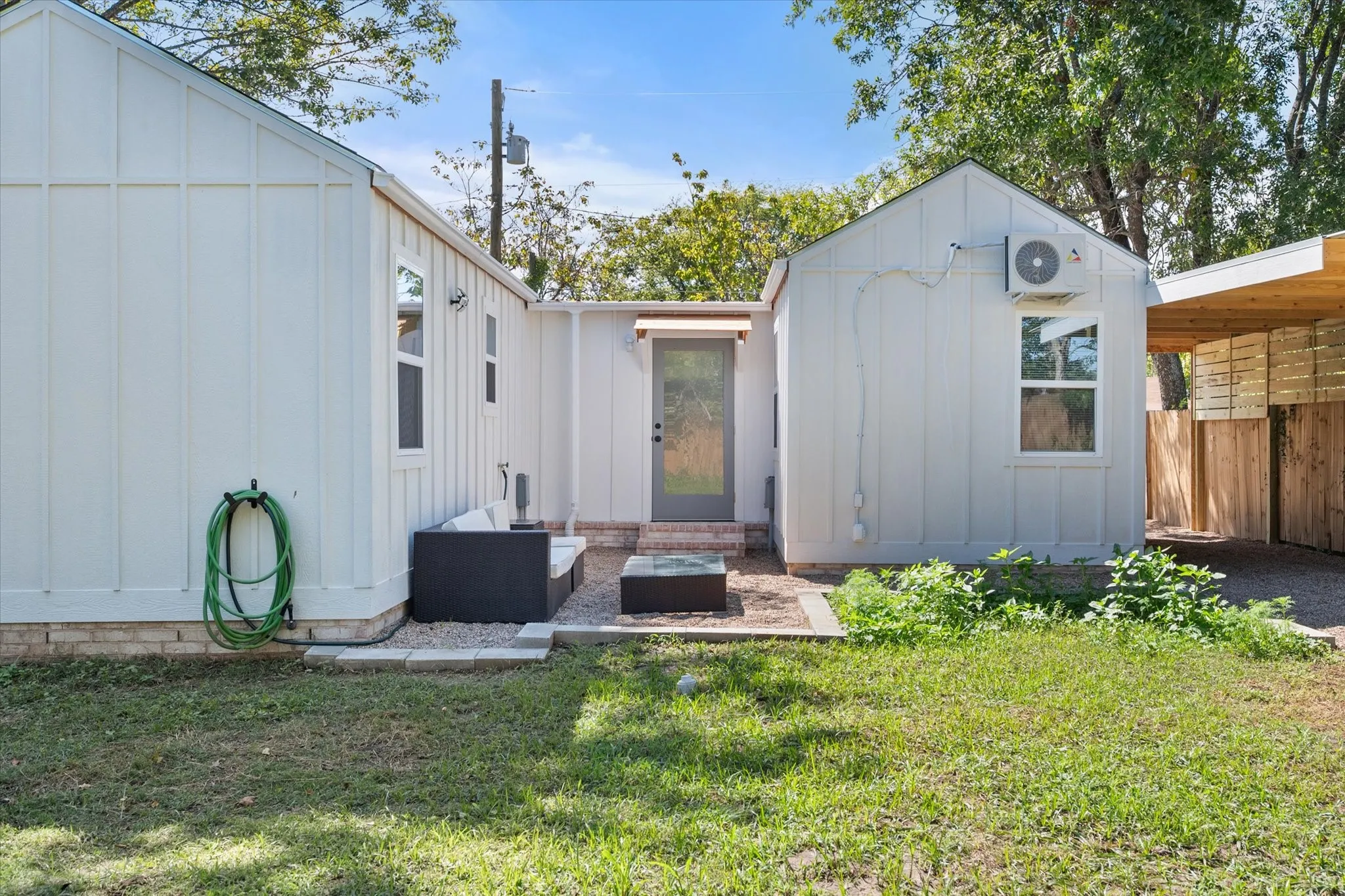 Single Family Residence For Sale in Limestone County , 717 Alice Street, Mexia, Texas 76667, 2 Bedroom, 2 Bathroom, Garage spaces, 700 Sqft, built in 2025, mls#21398157, Real Estate Agent in Mexia, Homes For Sale in Limestone county, Homes For Sale in Mexia, Realtor in Mexia Texas, Real Estate Brokerage Independent Realty Texas, Luminita Cordes Realtor
