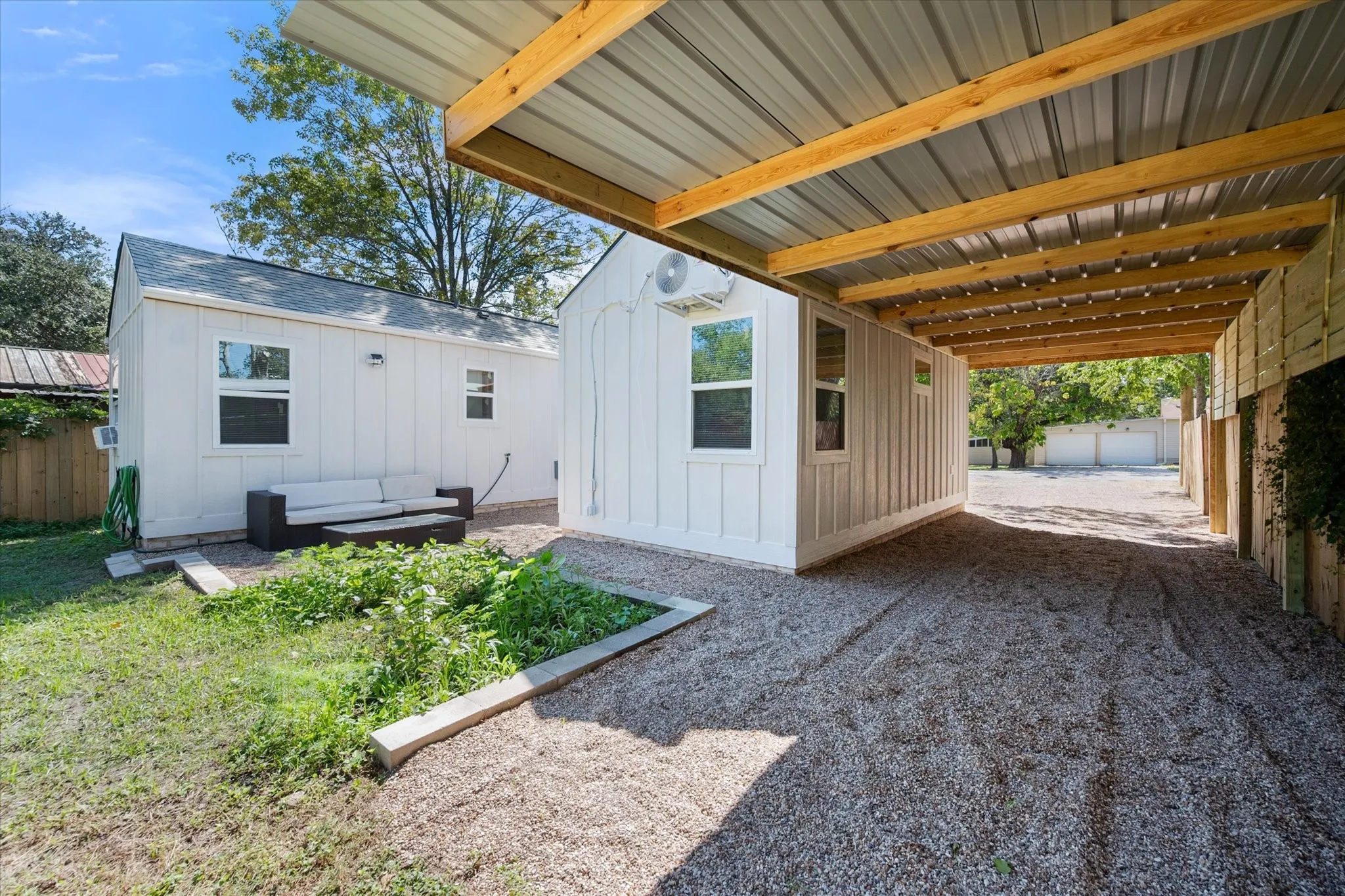 Single Family Residence For Sale in Limestone County , 717 Alice Street, Mexia, Texas 76667, 2 Bedroom, 2 Bathroom, Garage spaces, 700 Sqft, built in 2025, mls#21398157, Real Estate Agent in Mexia, Homes For Sale in Limestone county, Homes For Sale in Mexia, Realtor in Mexia Texas, Real Estate Brokerage Independent Realty Texas, Luminita Cordes Realtor