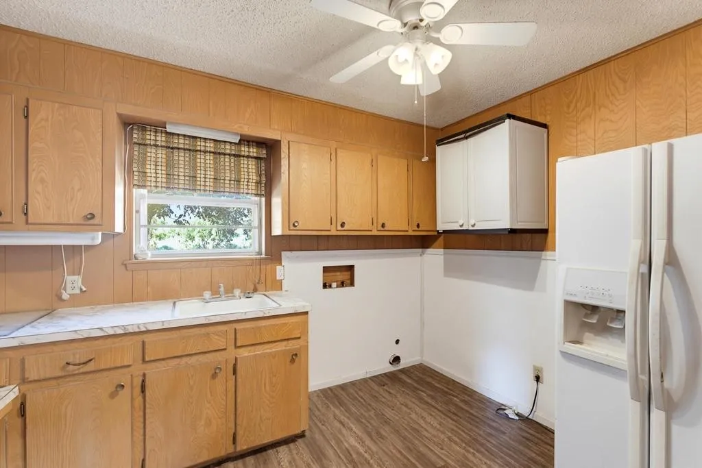 Single Family Residence For Sale in Fisher County , 508 N Water Street, Roby, Texas 79543, 5 Bedroom, 3 Bathroom, Garage spaces, 2,447 Sqft, built in 1960, mls#21395099, Real Estate Agent in Roby, Homes For Sale in Fisher county, Homes For Sale in Roby, Realtor in Roby Texas, Real Estate Brokerage Independent Realty Texas, Luminita Cordes Realtor