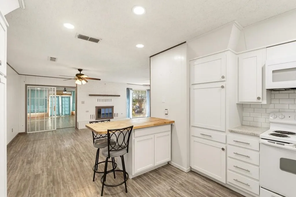 Single Family Residence For Sale in Fisher County , 508 N Water Street, Roby, Texas 79543, 5 Bedroom, 3 Bathroom, Garage spaces, 2,447 Sqft, built in 1960, mls#21395099, Real Estate Agent in Roby, Homes For Sale in Fisher county, Homes For Sale in Roby, Realtor in Roby Texas, Real Estate Brokerage Independent Realty Texas, Luminita Cordes Realtor