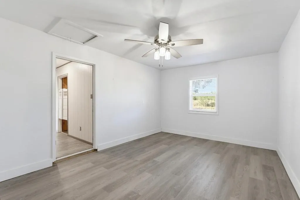 Single Family Residence For Sale in Fisher County , 508 N Water Street, Roby, Texas 79543, 5 Bedroom, 3 Bathroom, Garage spaces, 2,447 Sqft, built in 1960, mls#21395099, Real Estate Agent in Roby, Homes For Sale in Fisher county, Homes For Sale in Roby, Realtor in Roby Texas, Real Estate Brokerage Independent Realty Texas, Luminita Cordes Realtor