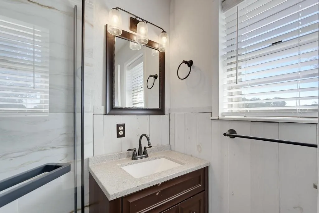 Single Family Residence For Sale in Fisher County , 508 N Water Street, Roby, Texas 79543, 5 Bedroom, 3 Bathroom, Garage spaces, 2,447 Sqft, built in 1960, mls#21395099, Real Estate Agent in Roby, Homes For Sale in Fisher county, Homes For Sale in Roby, Realtor in Roby Texas, Real Estate Brokerage Independent Realty Texas, Luminita Cordes Realtor