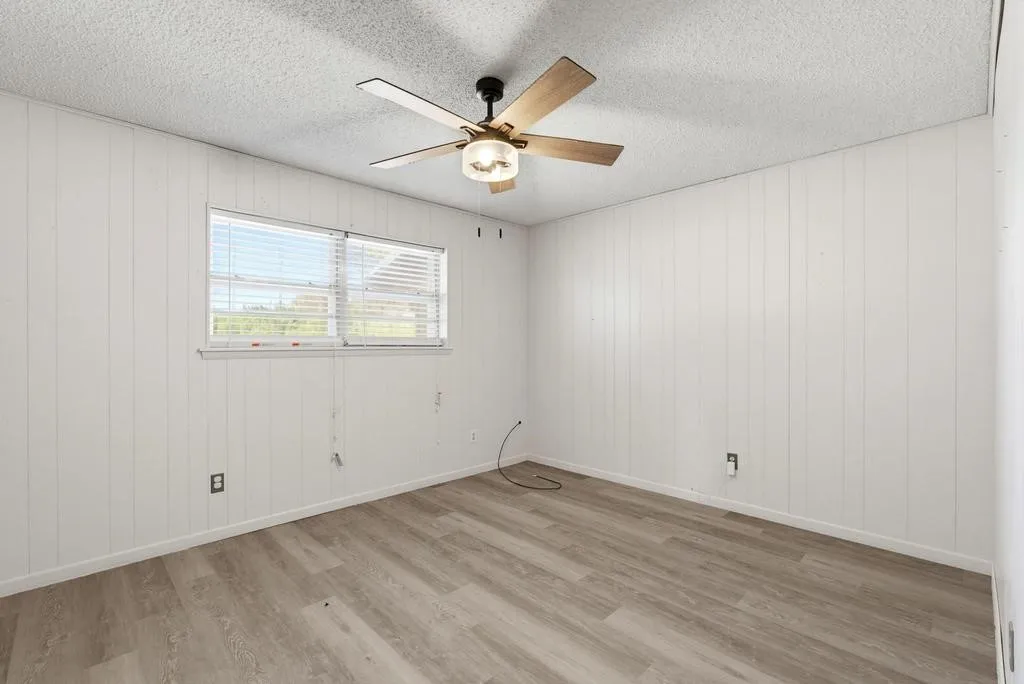 Single Family Residence For Sale in Fisher County , 508 N Water Street, Roby, Texas 79543, 5 Bedroom, 3 Bathroom, Garage spaces, 2,447 Sqft, built in 1960, mls#21395099, Real Estate Agent in Roby, Homes For Sale in Fisher county, Homes For Sale in Roby, Realtor in Roby Texas, Real Estate Brokerage Independent Realty Texas, Luminita Cordes Realtor