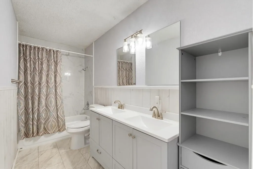 Single Family Residence For Sale in Fisher County , 508 N Water Street, Roby, Texas 79543, 5 Bedroom, 3 Bathroom, Garage spaces, 2,447 Sqft, built in 1960, mls#21395099, Real Estate Agent in Roby, Homes For Sale in Fisher county, Homes For Sale in Roby, Realtor in Roby Texas, Real Estate Brokerage Independent Realty Texas, Luminita Cordes Realtor