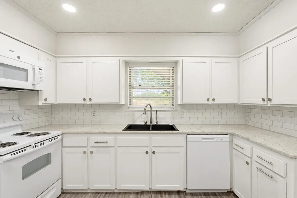 Single Family Residence For Sale in Fisher County , 508 N Water Street, Roby, Texas 79543, 5 Bedroom, 3 Bathroom, Garage spaces, 2,447 Sqft, built in 1960, mls#21395099, Real Estate Agent in Roby, Homes For Sale in Fisher county, Homes For Sale in Roby, Realtor in Roby Texas, Real Estate Brokerage Independent Realty Texas, Luminita Cordes Realtor
