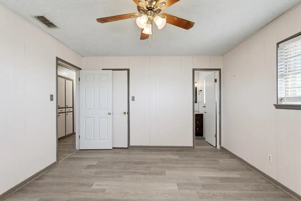 Single Family Residence For Sale in Fisher County , 508 N Water Street, Roby, Texas 79543, 5 Bedroom, 3 Bathroom, Garage spaces, 2,447 Sqft, built in 1960, mls#21395099, Real Estate Agent in Roby, Homes For Sale in Fisher county, Homes For Sale in Roby, Realtor in Roby Texas, Real Estate Brokerage Independent Realty Texas, Luminita Cordes Realtor