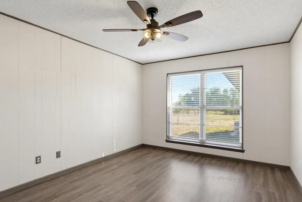 Single Family Residence For Sale in Fisher County , 508 N Water Street, Roby, Texas 79543, 5 Bedroom, 3 Bathroom, Garage spaces, 2,447 Sqft, built in 1960, mls#21395099, Real Estate Agent in Roby, Homes For Sale in Fisher county, Homes For Sale in Roby, Realtor in Roby Texas, Real Estate Brokerage Independent Realty Texas, Luminita Cordes Realtor