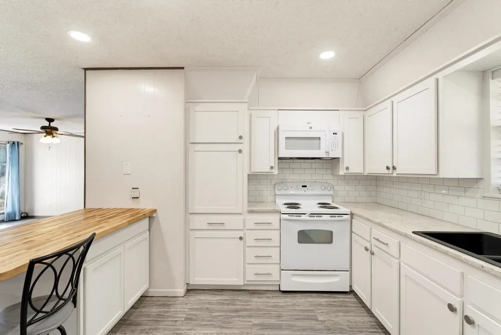 Single Family Residence For Sale in Fisher County , 508 N Water Street, Roby, Texas 79543, 5 Bedroom, 3 Bathroom, Garage spaces, 2,447 Sqft, built in 1960, mls#21395099, Real Estate Agent in Roby, Homes For Sale in Fisher county, Homes For Sale in Roby, Realtor in Roby Texas, Real Estate Brokerage Independent Realty Texas, Luminita Cordes Realtor